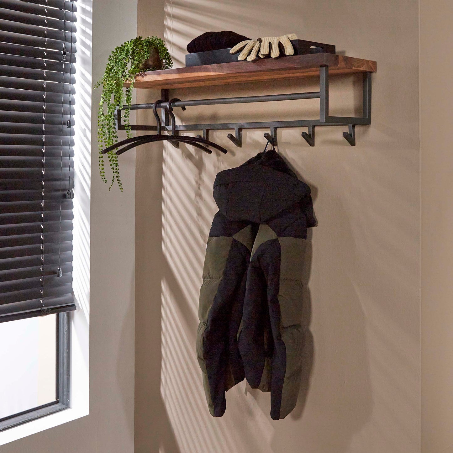 Garderobe – hutablage 6 haken – 100×30×27 cm – Massiv Saja | Modell N0001