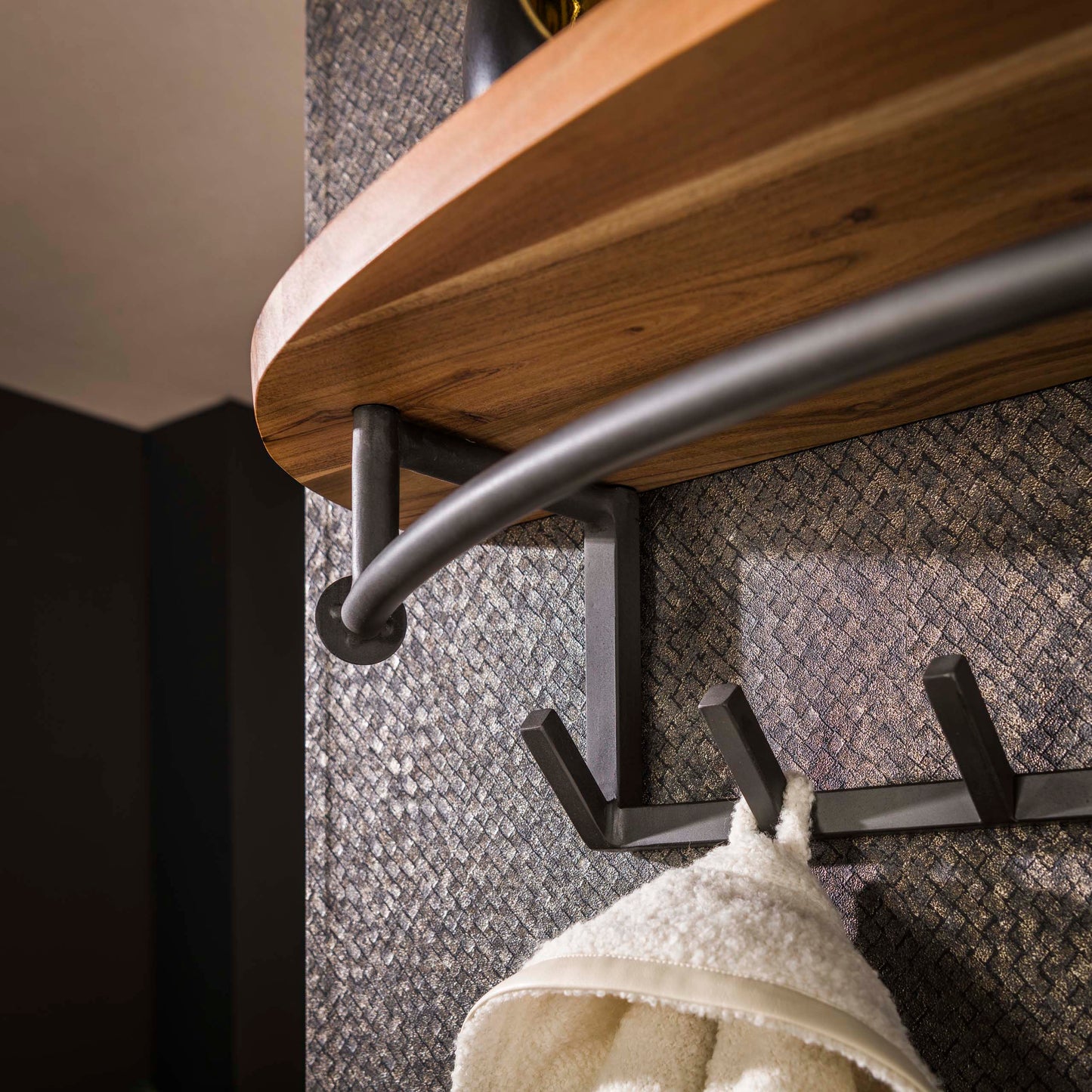 Garderobe – hutablage 8 haken – 100×30×20 cm – Massiv Akazie | Modell N0057