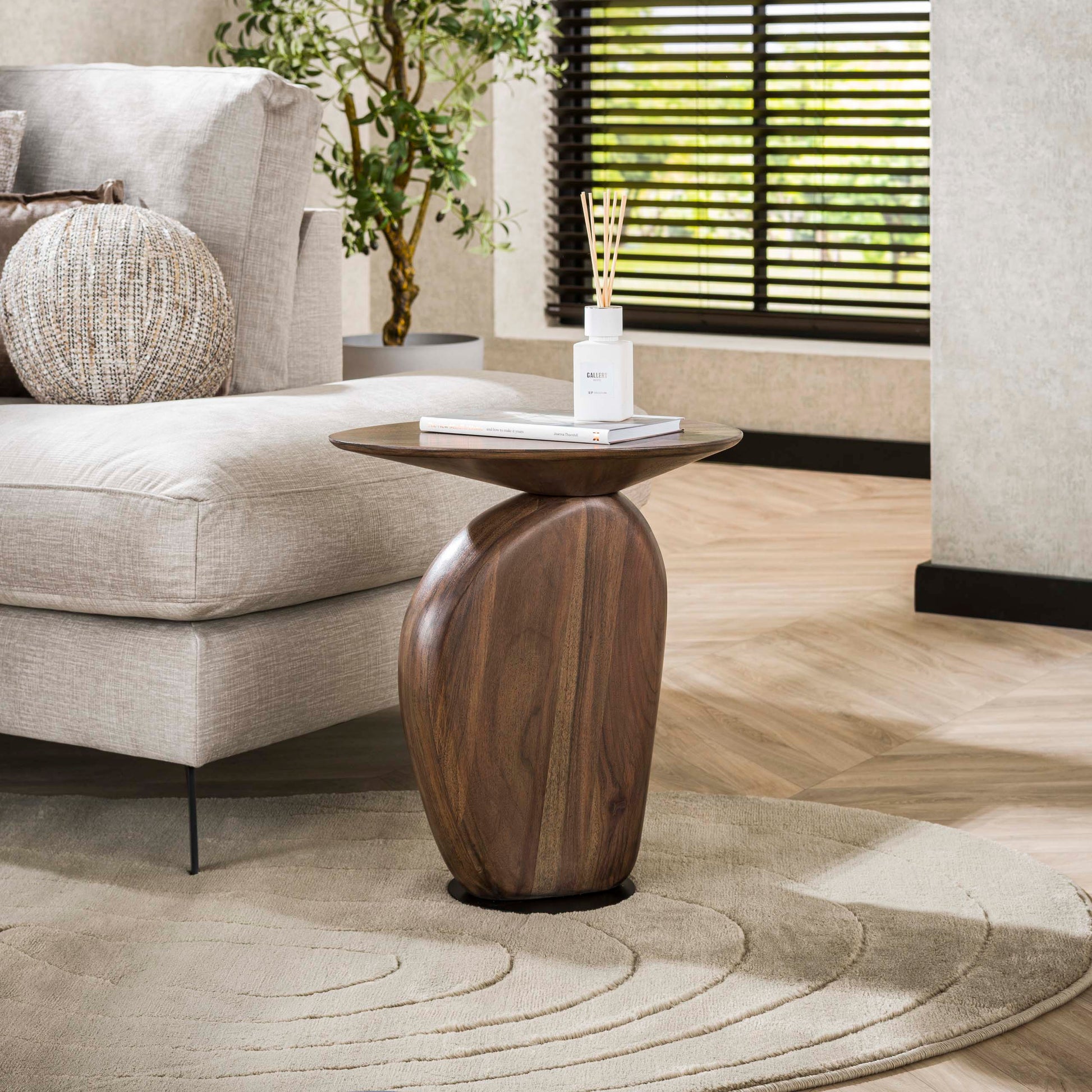 Beistelltisch – 45×36×50 cm – Massiv Akazie glaze brown | Modell N0087