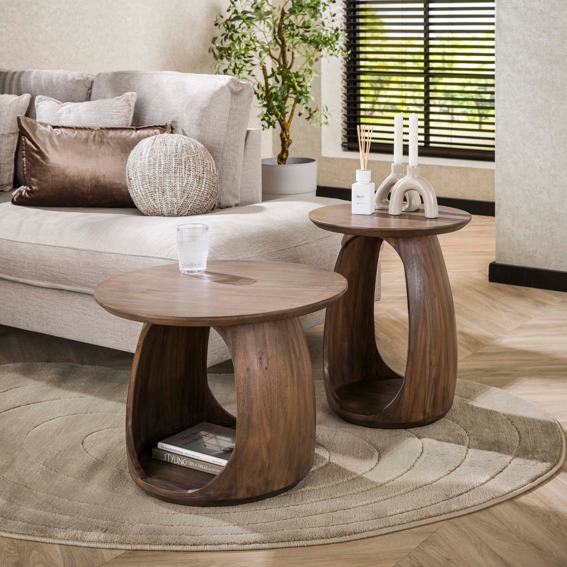 Beistelltisch – 45×45×56 cm – Massiv Akazie glaze brown | Modell N0088