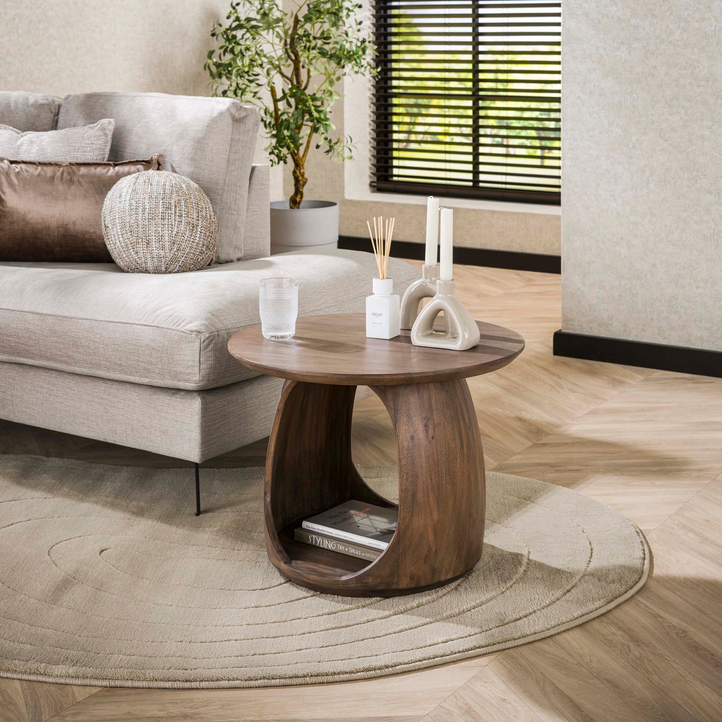 Beistelltisch – 60×60×46 cm – Massiv Akazie glaze brown | Modell N0089