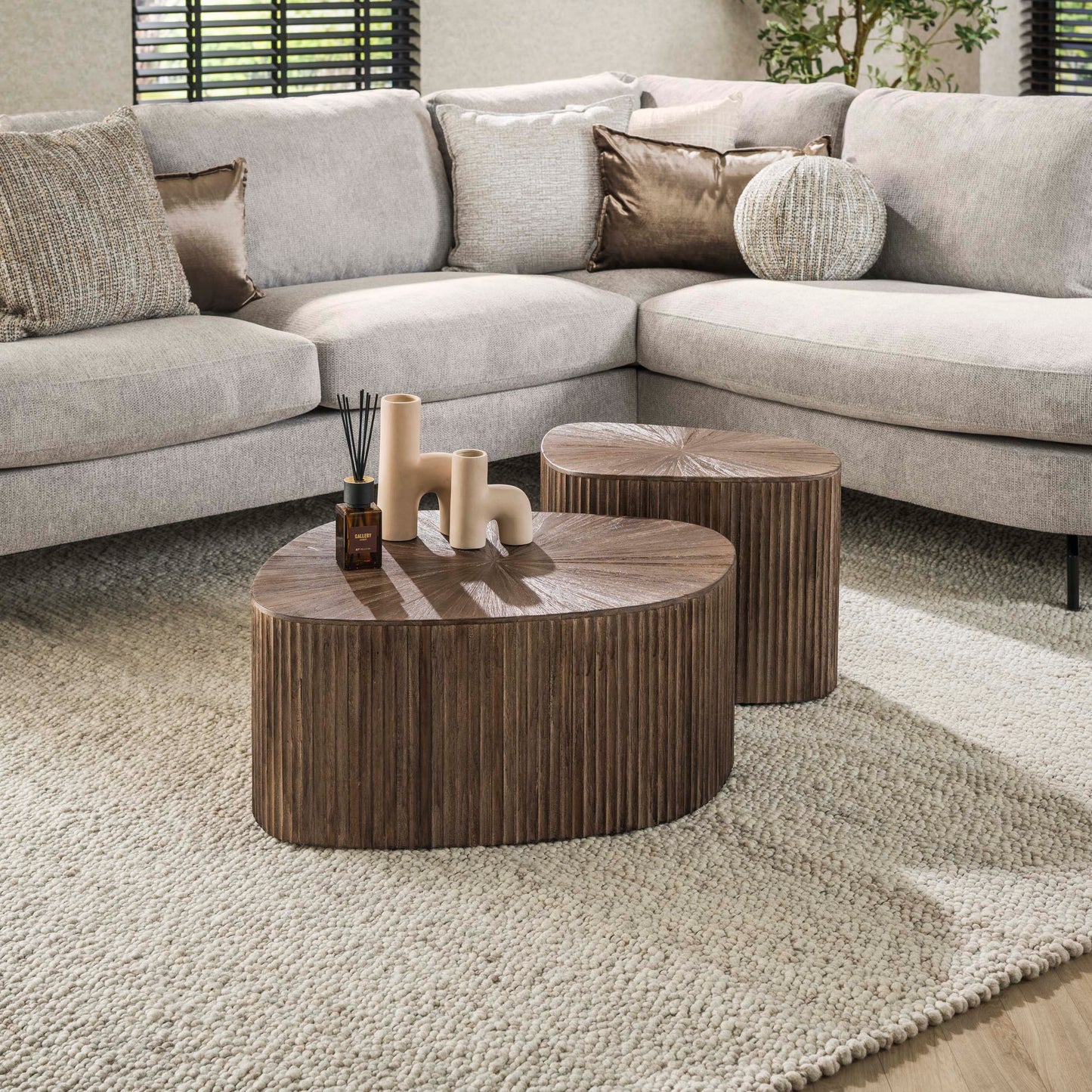 Couchtisch – 73×68×31 cm – Massiv Teak Espresso | Modell N0113