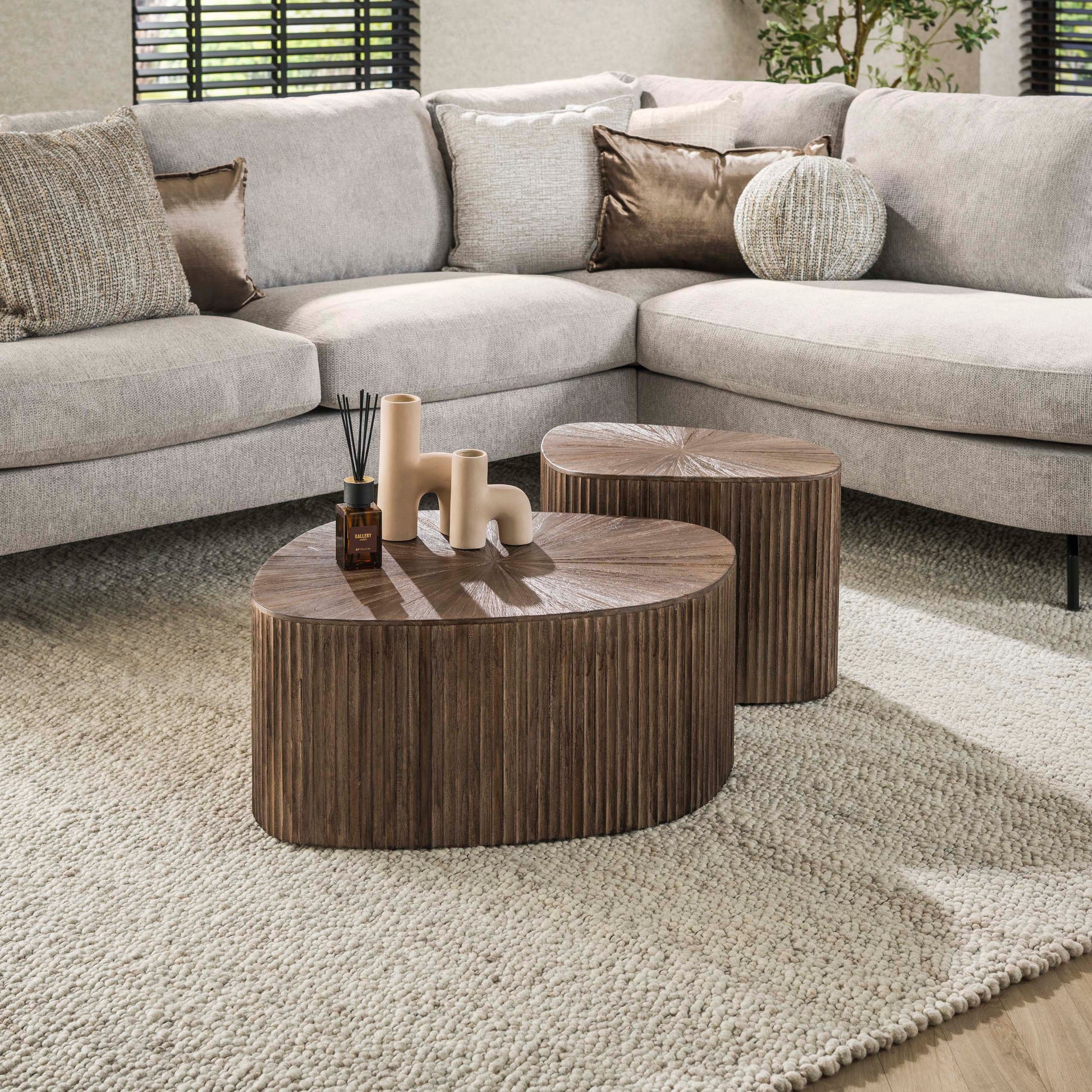 Couchtisch – 73×68×31 cm – Massiv Teak Espresso | Modell N0113