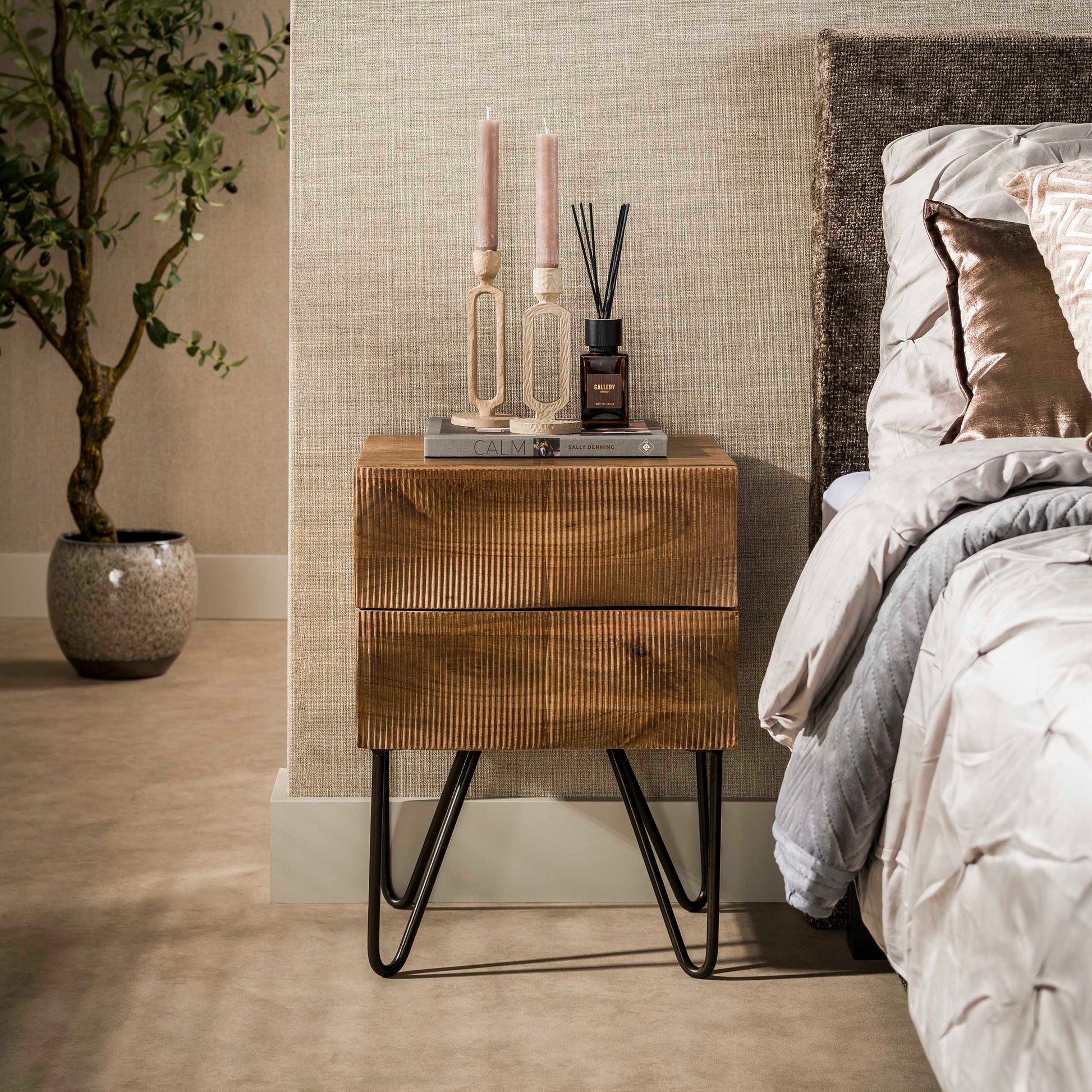 Nachttisch – 40×35×56 cm – Massiv Mango sand | Modell N0119