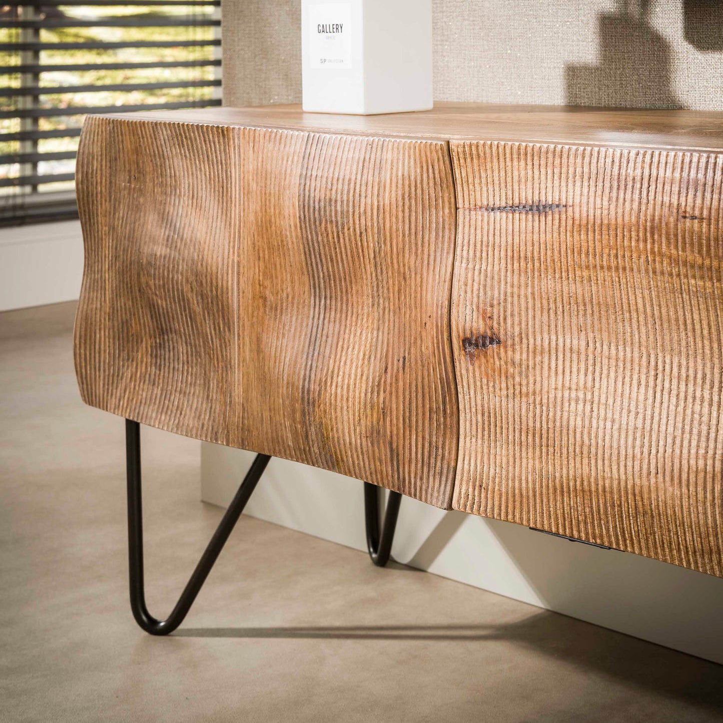 Hängeschrank – 160×35×25 cm – Massiv Mango sand | Modell N0120