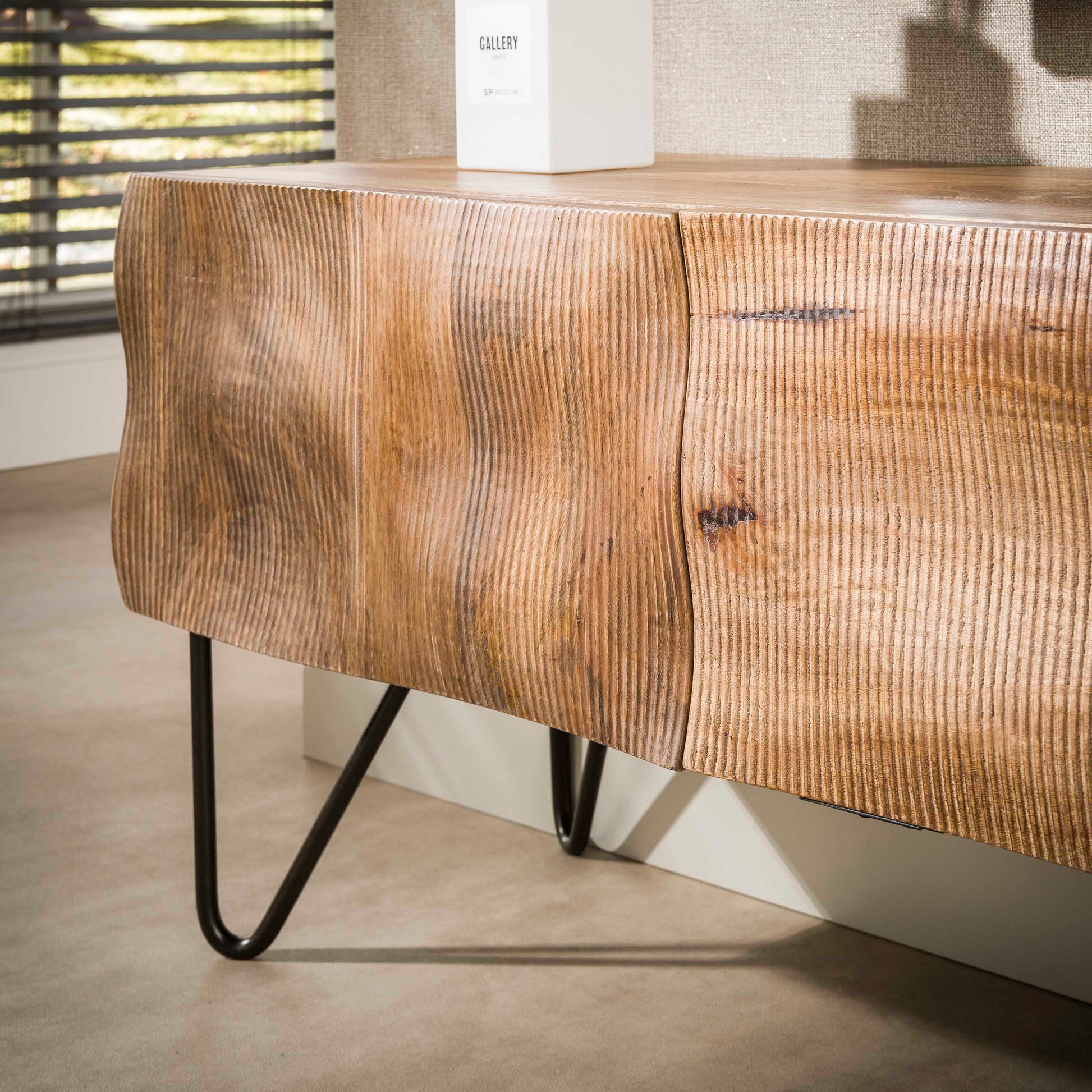 Hängeschrank – 160×35×25 cm – Massiv Mango sand | Modell N0120
