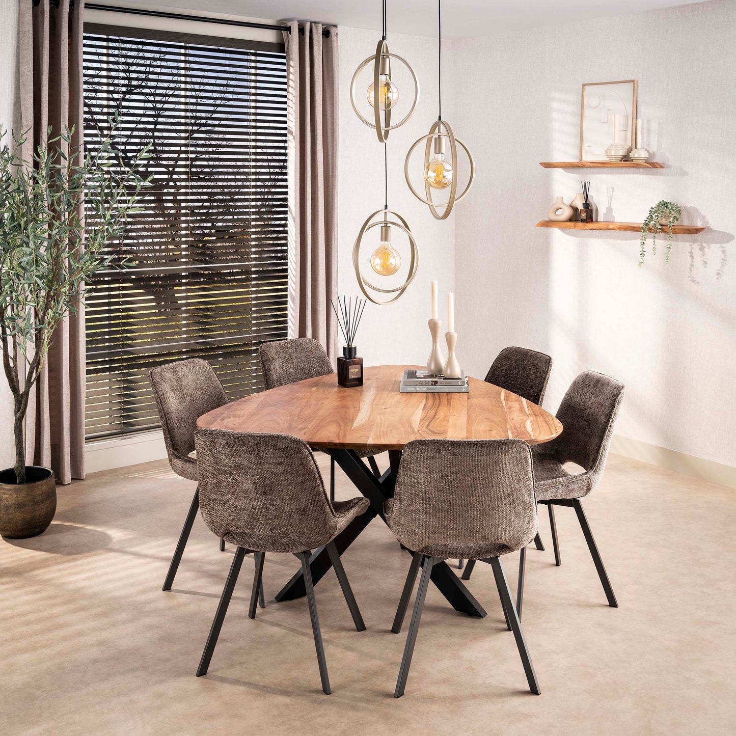 Esstisch – 135×135×76 cm – Massiv Akazie | Modell N0133