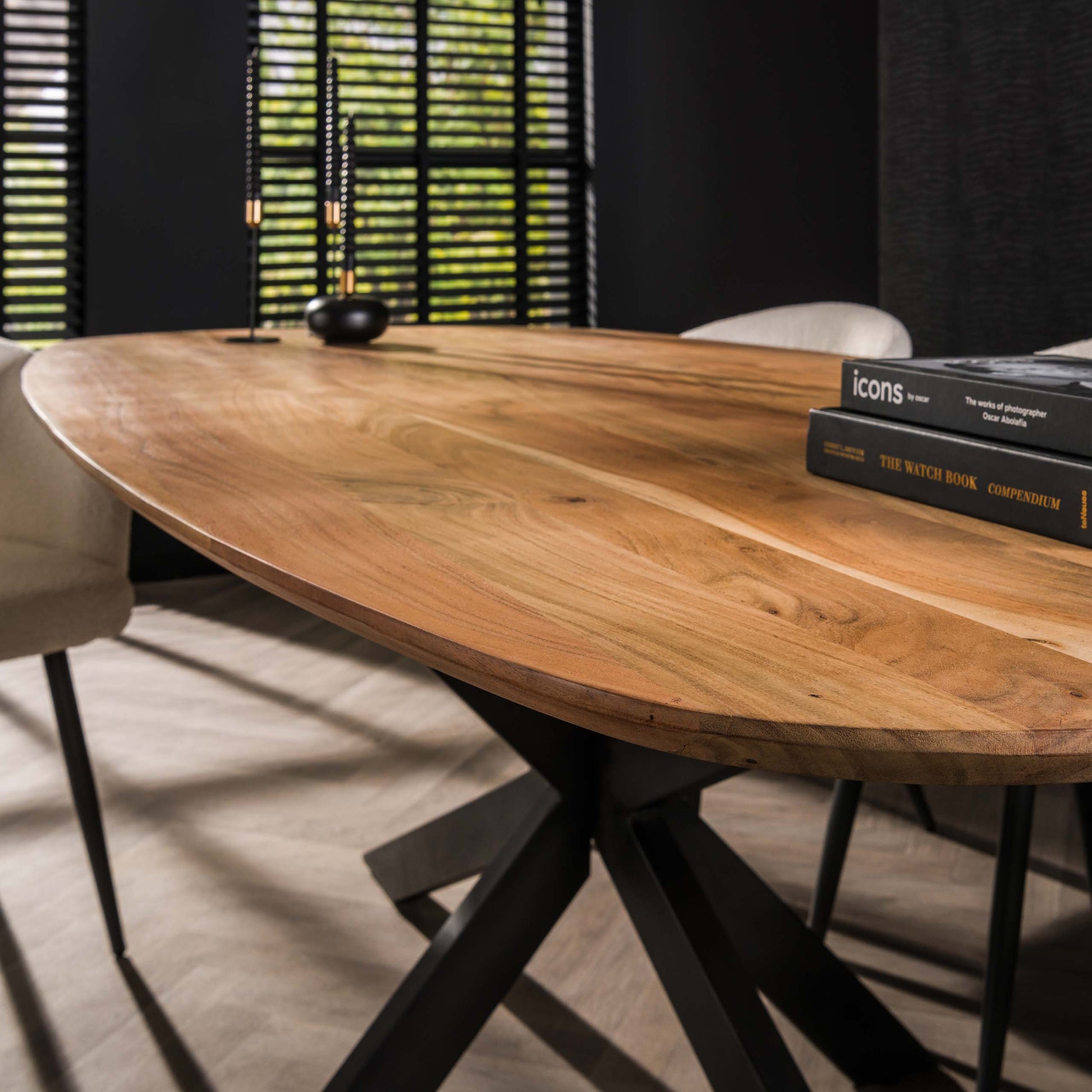 Esstisch – dänisch oval oval – 180×95×77 cm – Massiv Akazie | Modell N0136