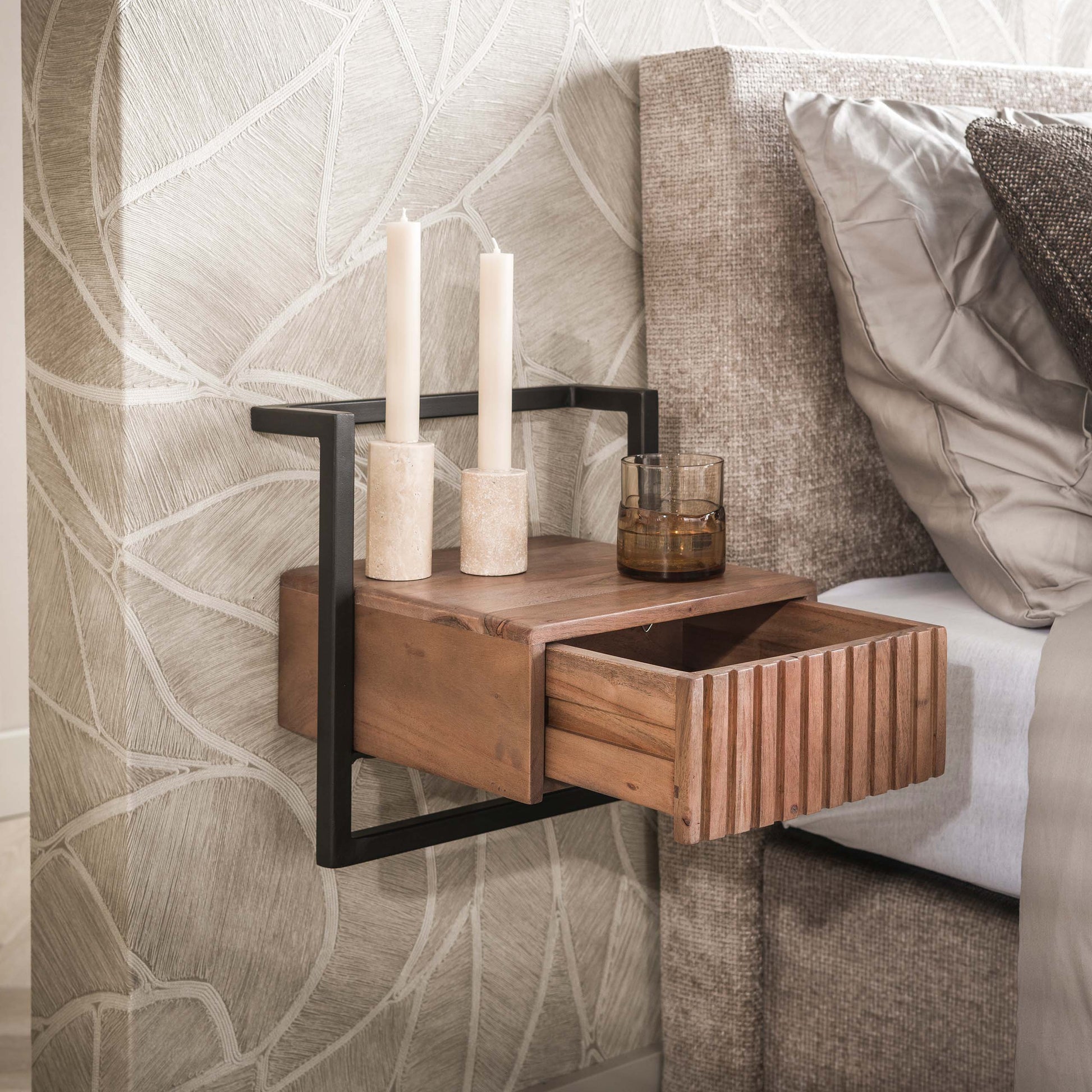 Nachttisch – 34×30×34 cm – Massiv Akazie braun | Modell N0138
