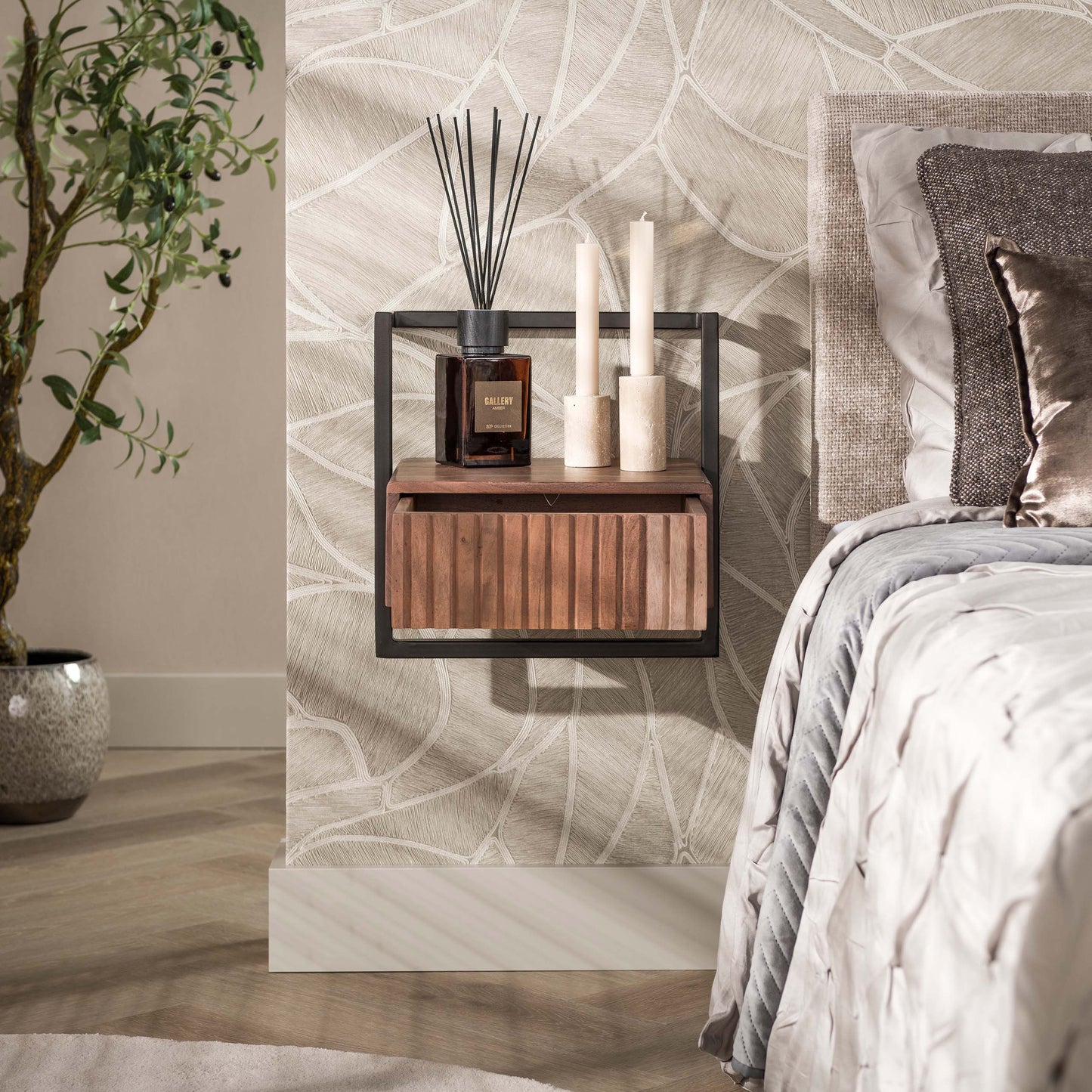 Nachttisch – 39×35×39 cm – Massiv Akazie braun | Modell N0139