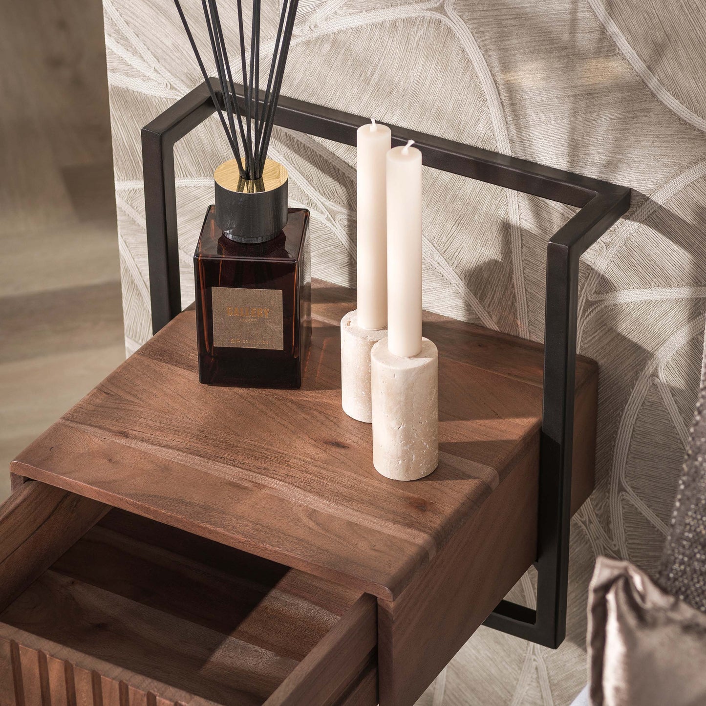 Nachttisch – 39×35×39 cm – Massiv Akazie braun | Modell N0139