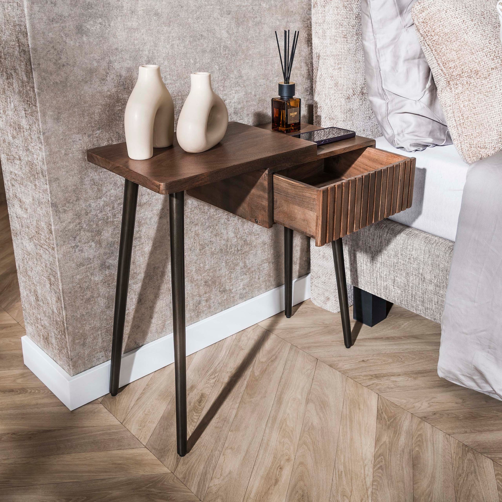 Nachttisch – 60×30×61 cm – Massiv Akazie braun | Modell N0148