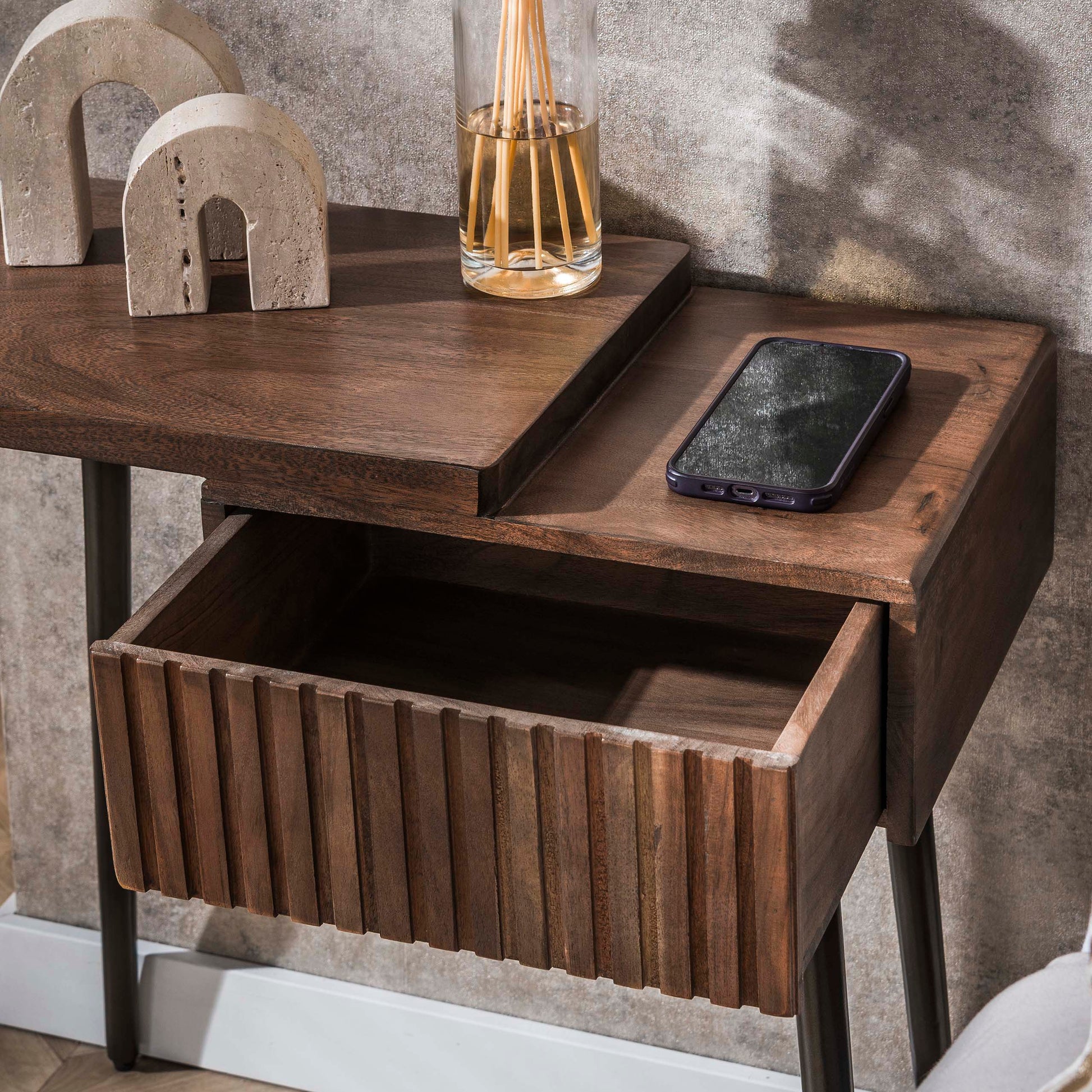 Nachttisch – 60×30×61 cm – Massiv Akazie braun | Modell N0148