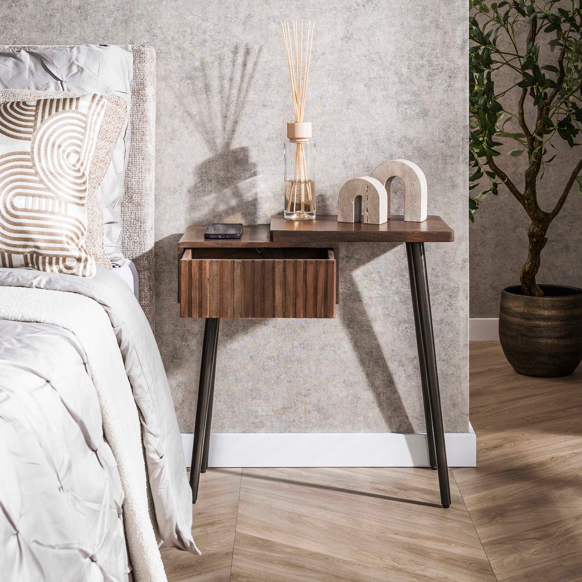 Nachttisch – 60×30×60 cm – Massiv Akazie braun | Modell N0149