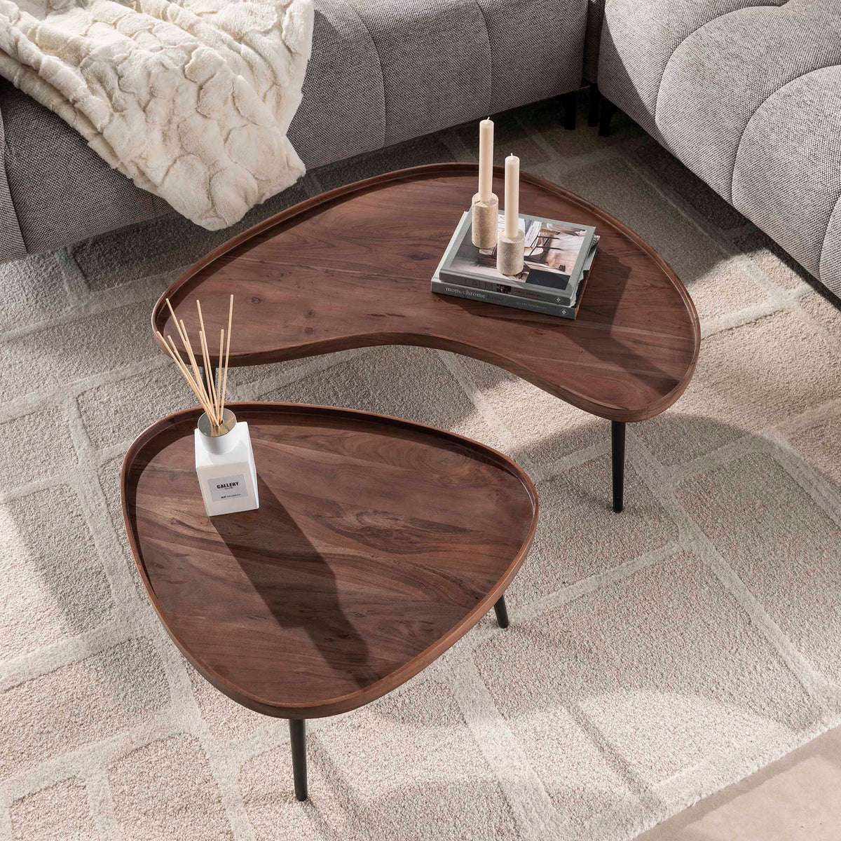 Couchtisch – organisch – 103×55×37 cm – Massiv Akazie braun | Modell N0151
