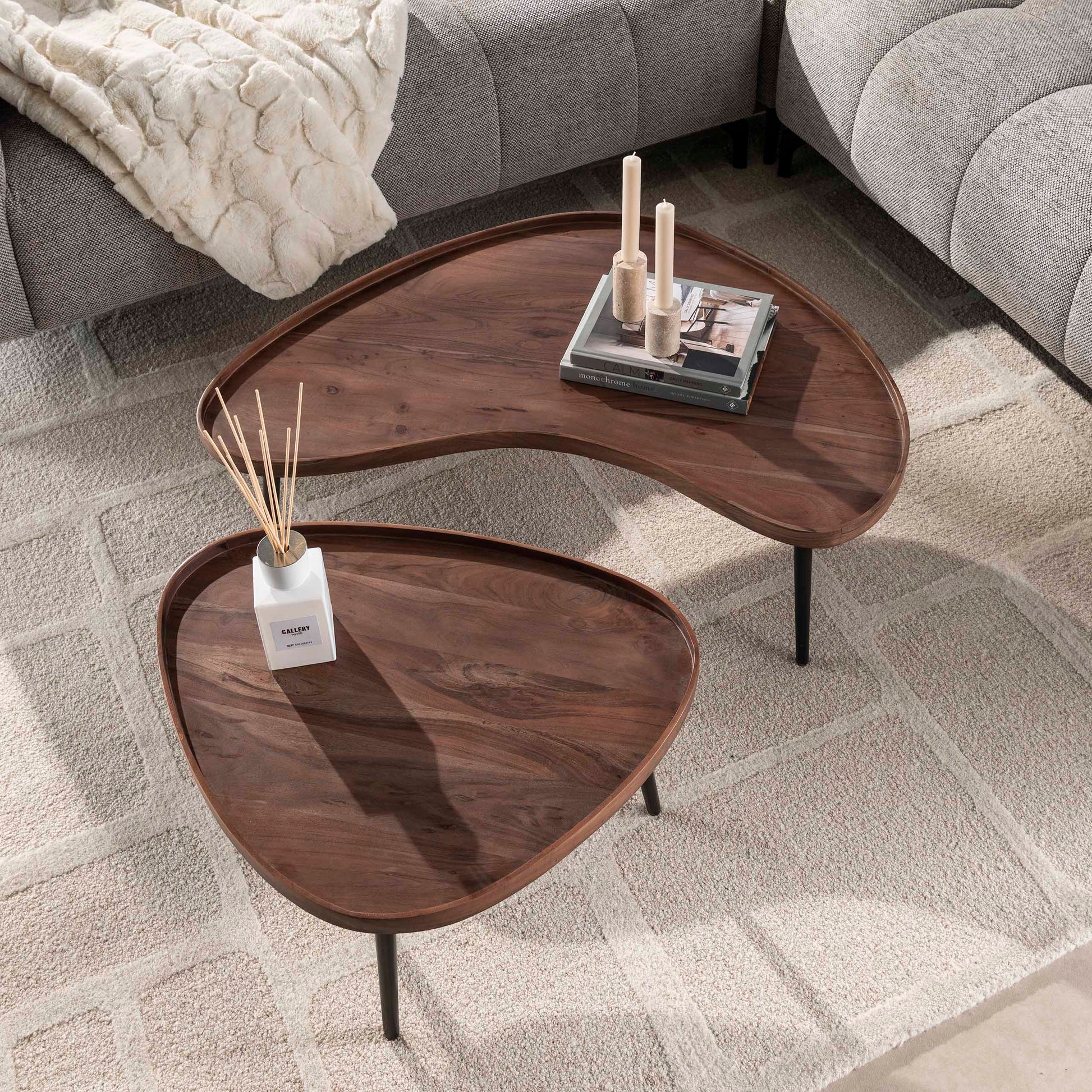 Couchtisch – organisch – 103×55×37 cm – Massiv Akazie braun | Modell N0151