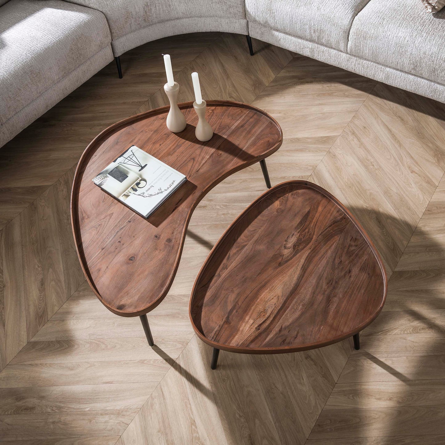Couchtisch – organisch – 103×55×37 cm – Massiv Akazie braun | Modell N0151