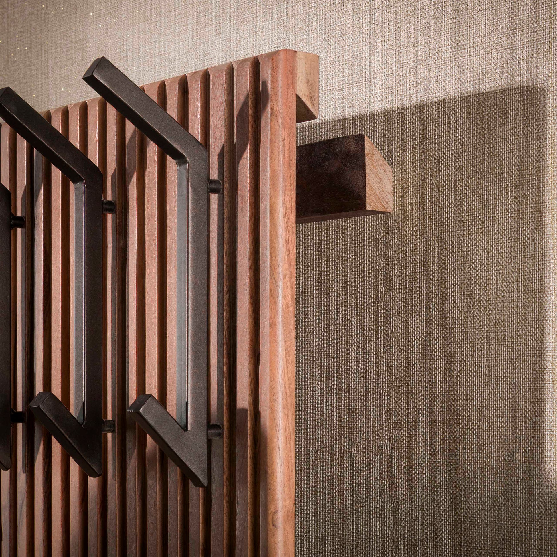 Garderobe – 63×13×160 cm – Massiv Akazie braun | Modell N0171