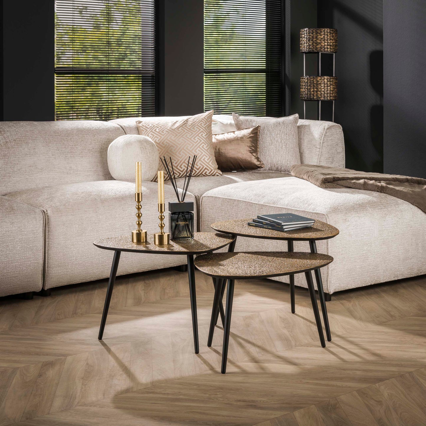 Couchtisch – 58×48×43 cm – Antikbronze | Modell N0184