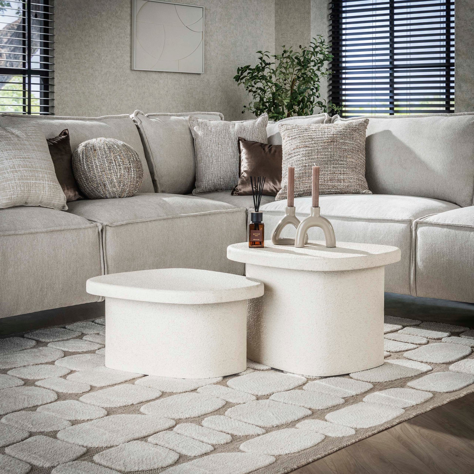 Couchtisch – organisch – 57×44×40 cm – Marmor composite | Modell N0190