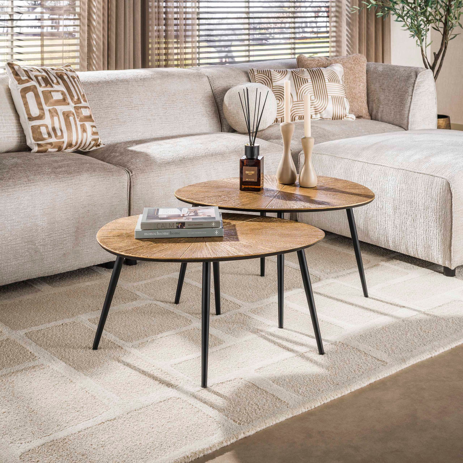 Couchtisch – organisch – 77×60×43 cm – Ray Antikgold | Modell N0194