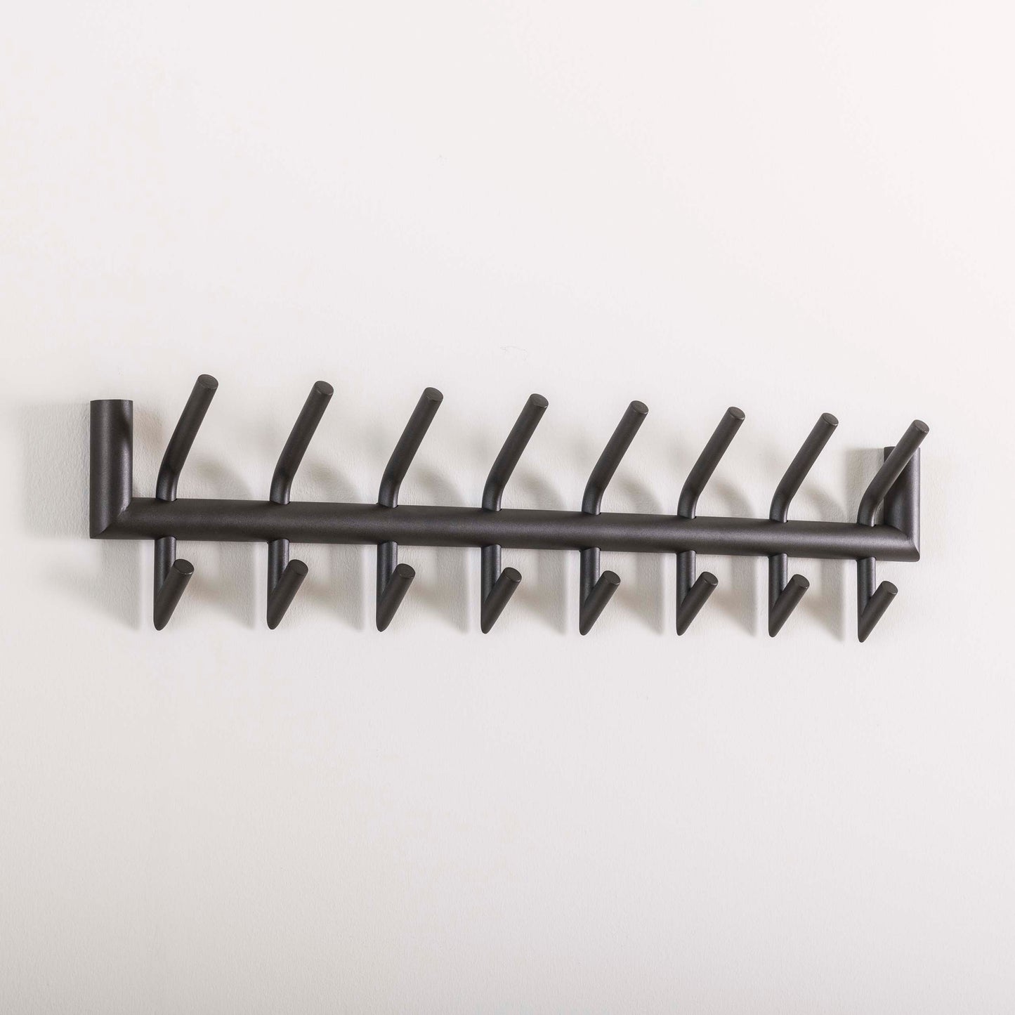 Garderobe – 8 haken – 78×10×19 cm – Matt dunkelgrau | Modell N0205
