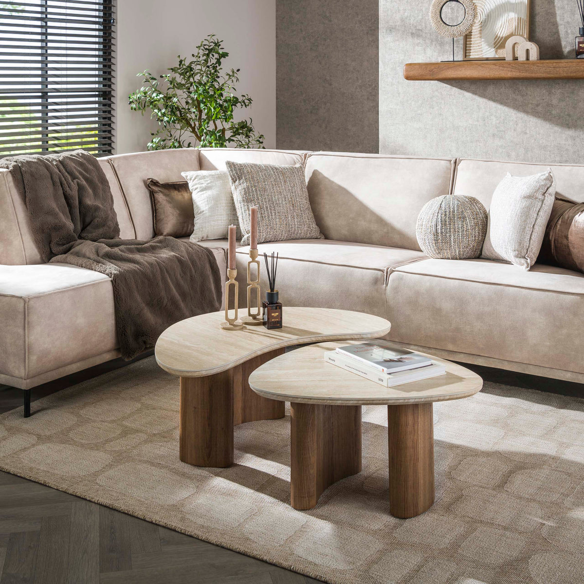 Couchtisch – organisch – 88×44×36 cm – Keramik travertin | Modell N0253