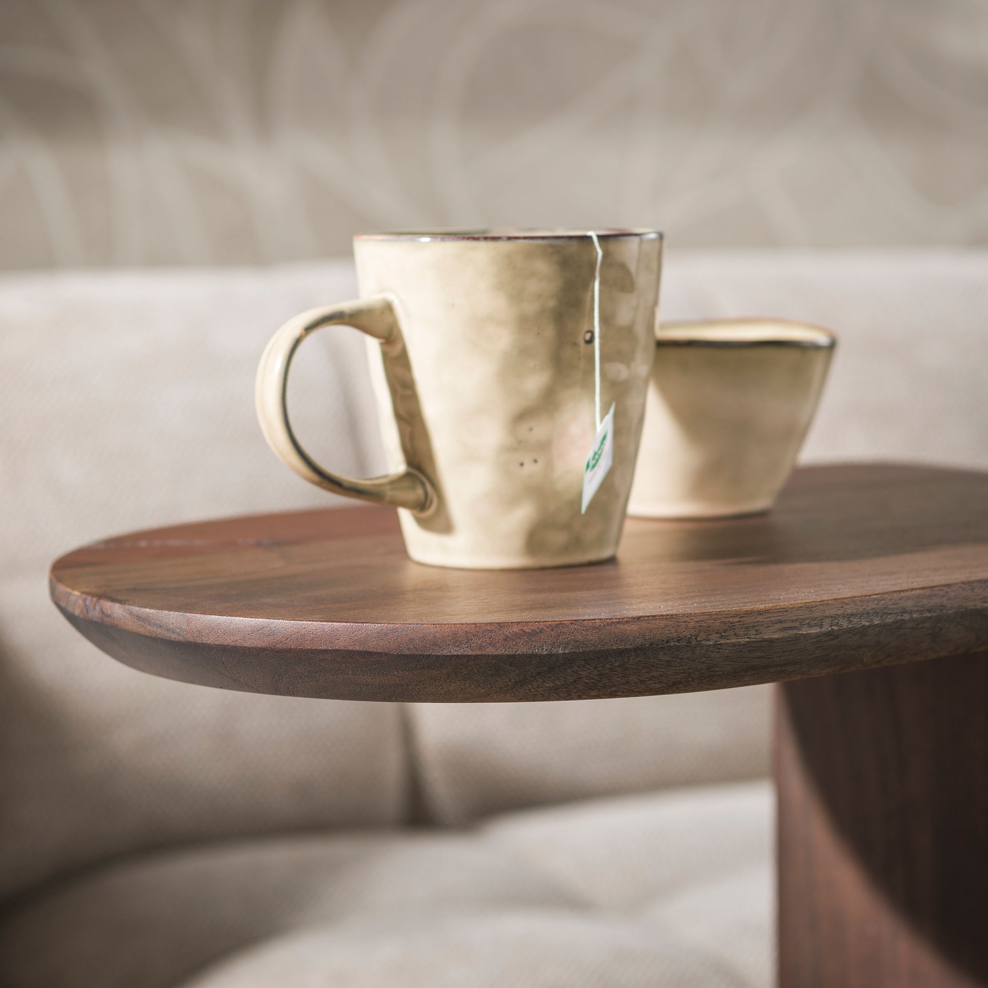 Beistelltisch – 45×30×75 cm – Massiv Akazie braun | Modell N0297