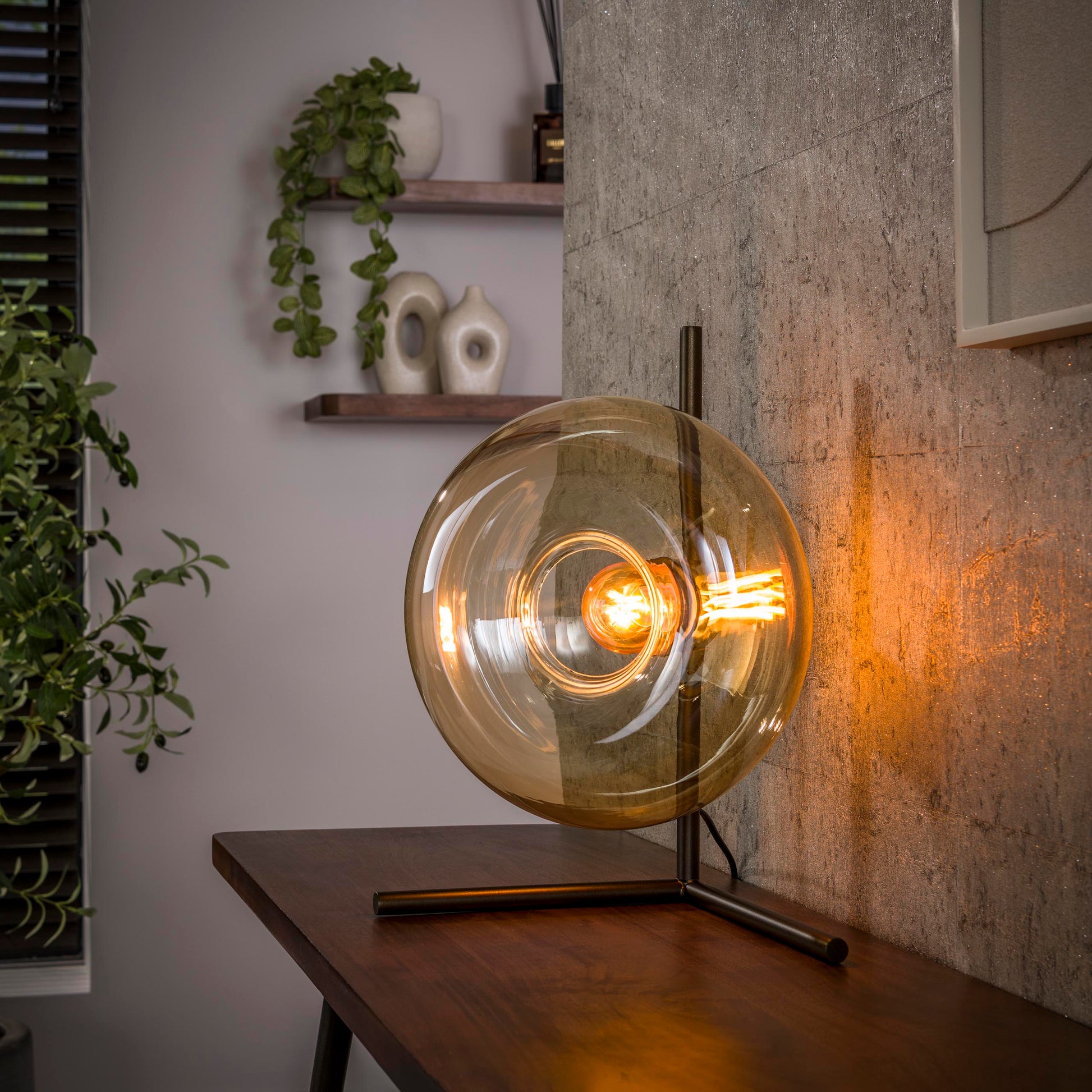 Tischleuchte – 32×20×40 cm – Amberfarbenes Glas | Modell N0345