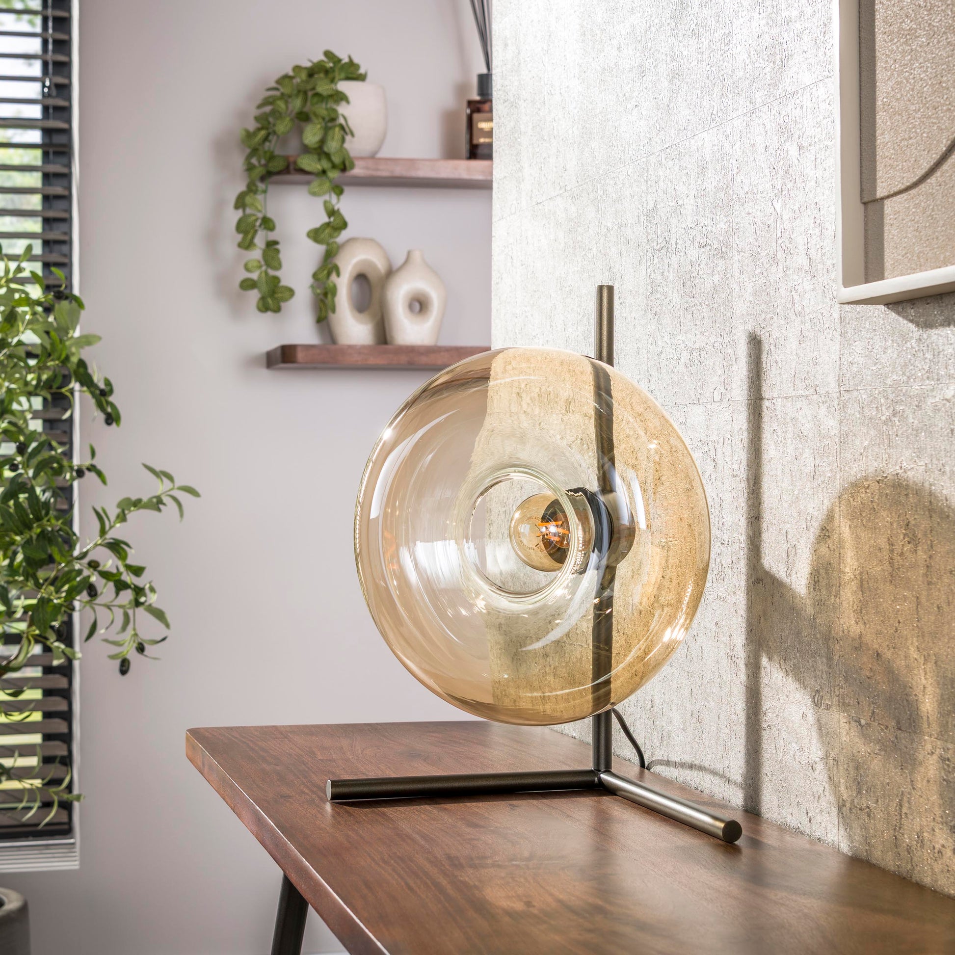 Tischleuchte – 32×20×40 cm – Amberfarbenes Glas | Modell N0345