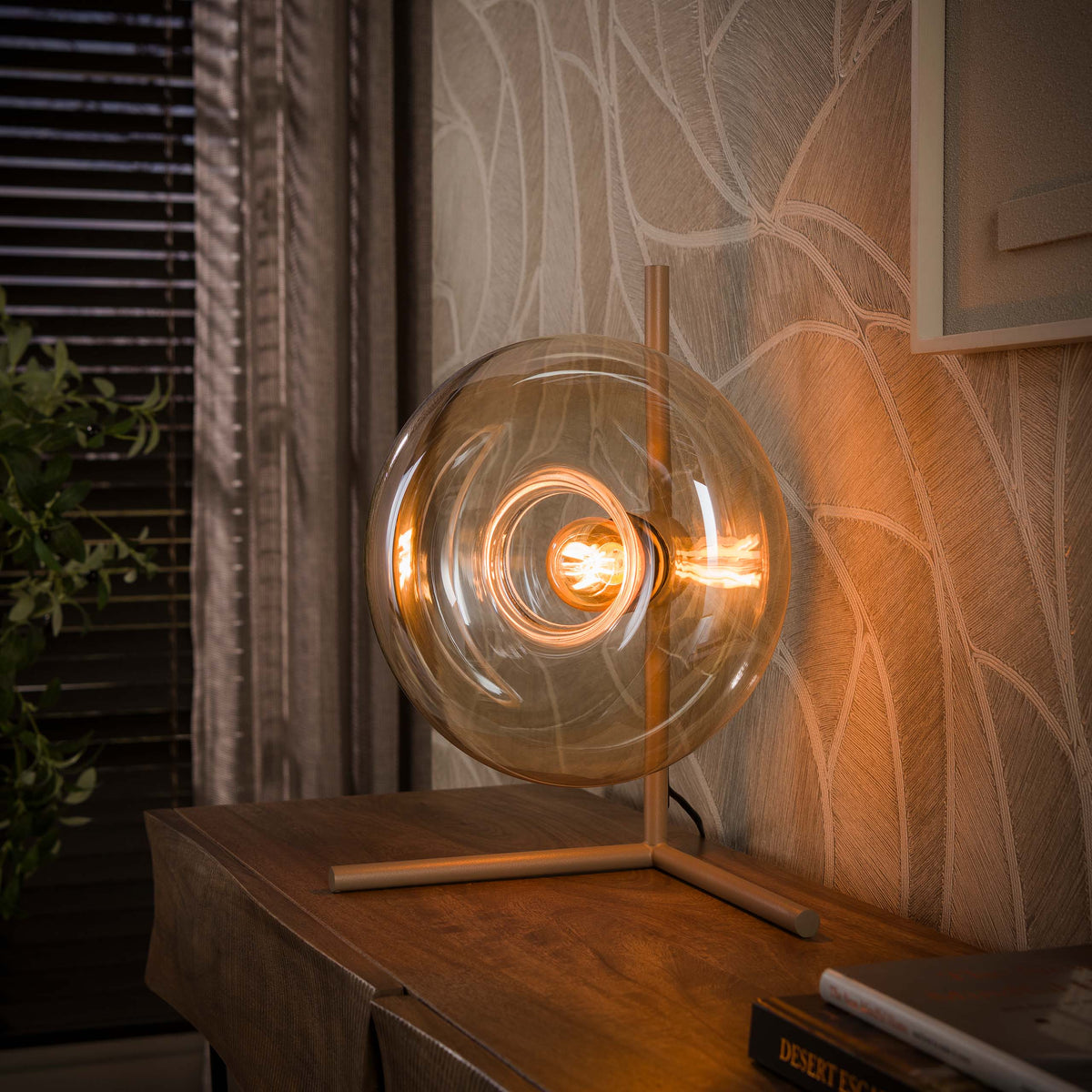 Tischleuchte – 32×20×40 cm – Amberfarbenes Glas | Modell N0345