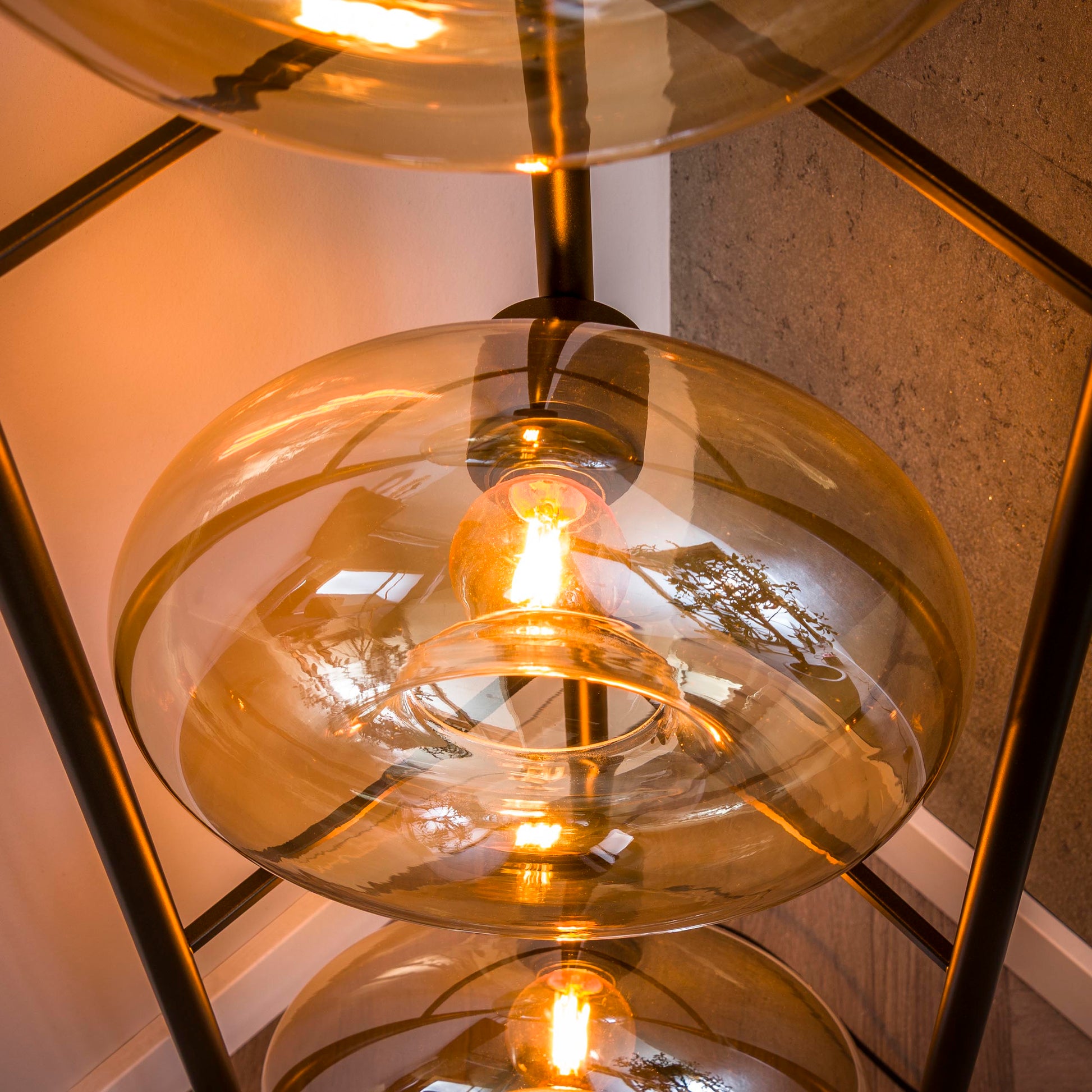 Stehleuchte – 33×20×168 cm – Amberfarbenes Glas | Modell N0346