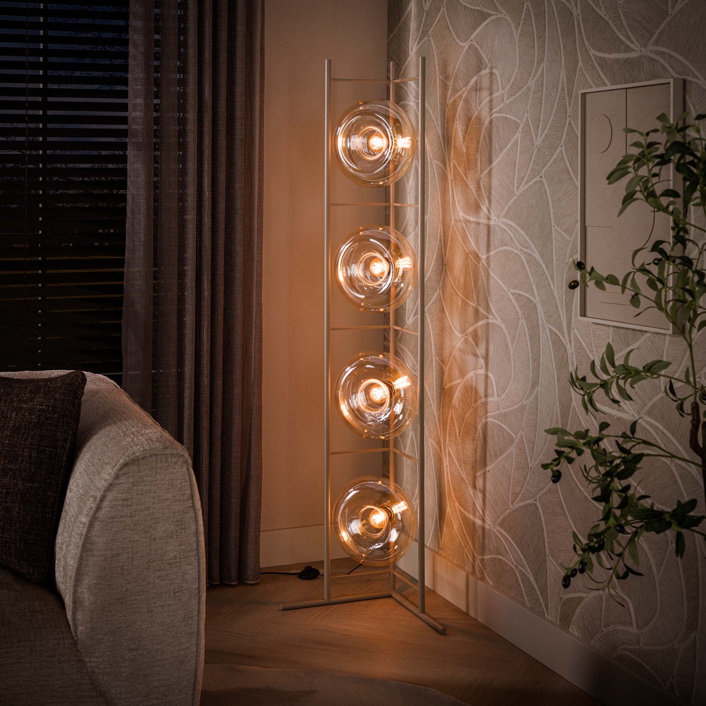 Stehleuchte – 33×20×168 cm – Amberfarbenes Glas | Modell N0346