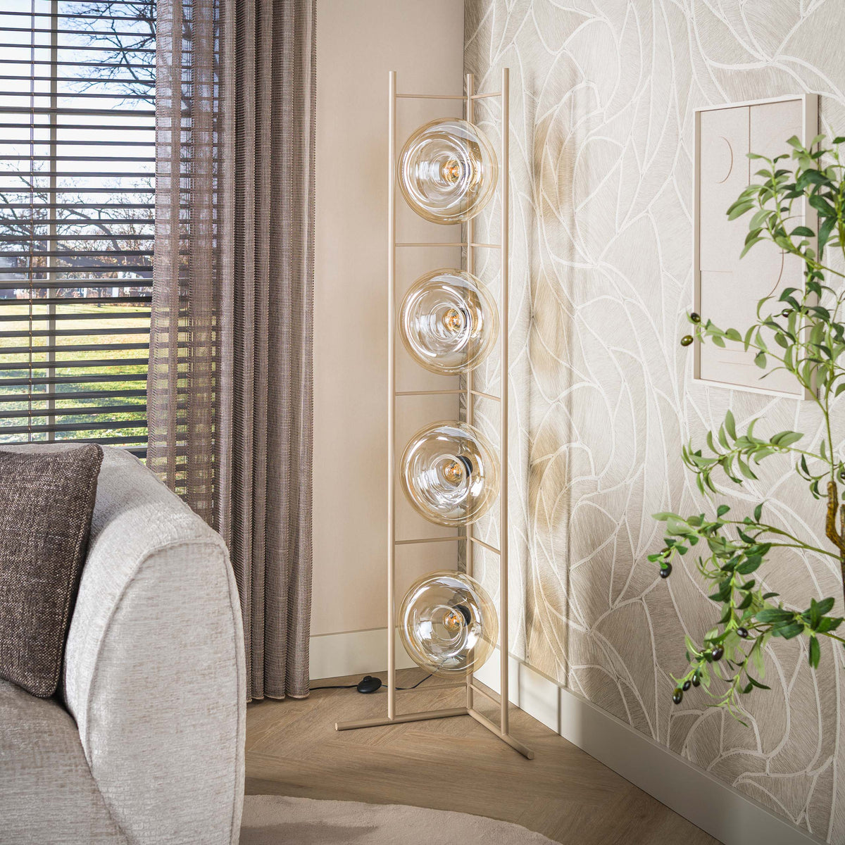 Stehleuchte – 33×20×168 cm – Amberfarbenes Glas | Modell N0346