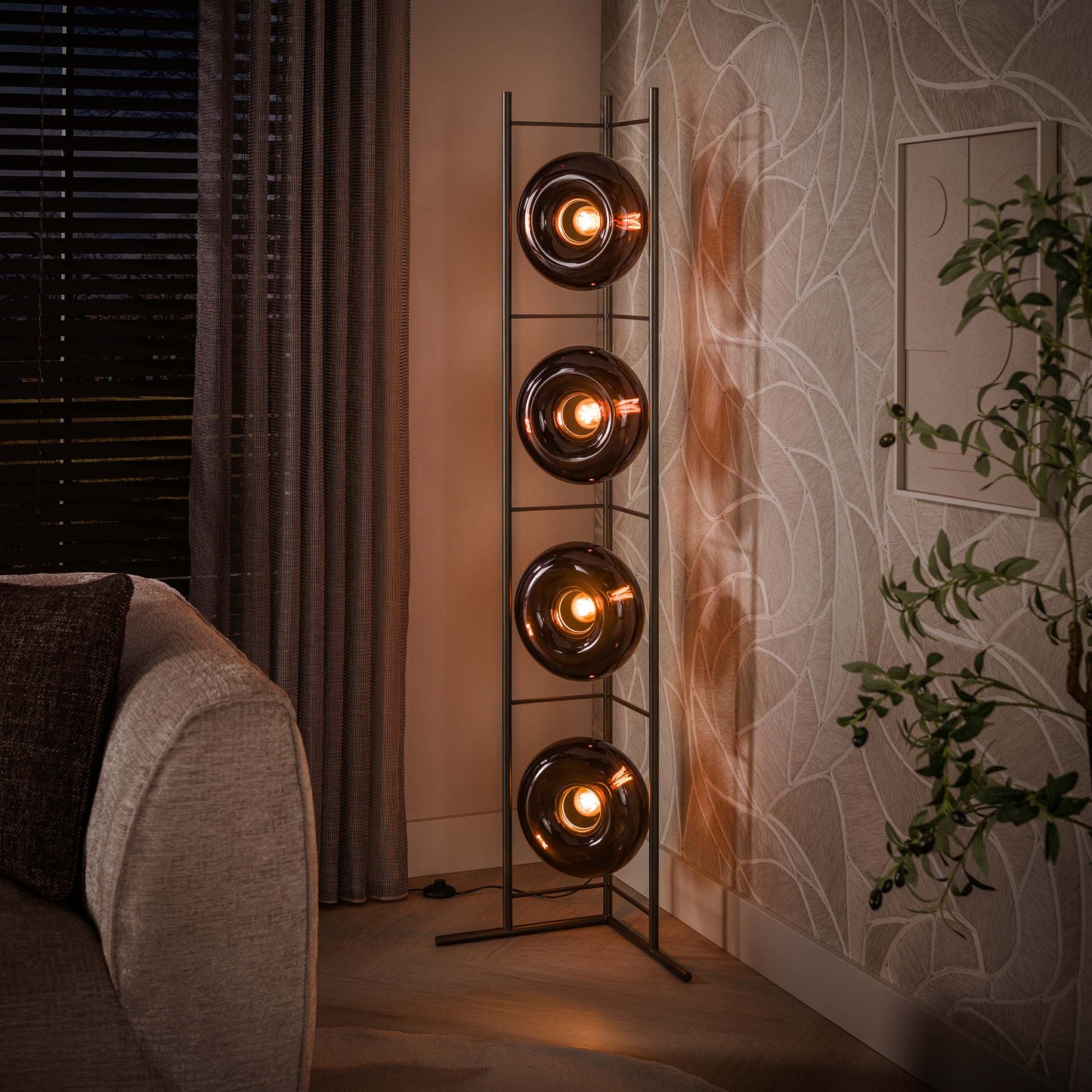 Stehleuchte – 33×20×168 cm – Amberfarbenes Glas | Modell N0346