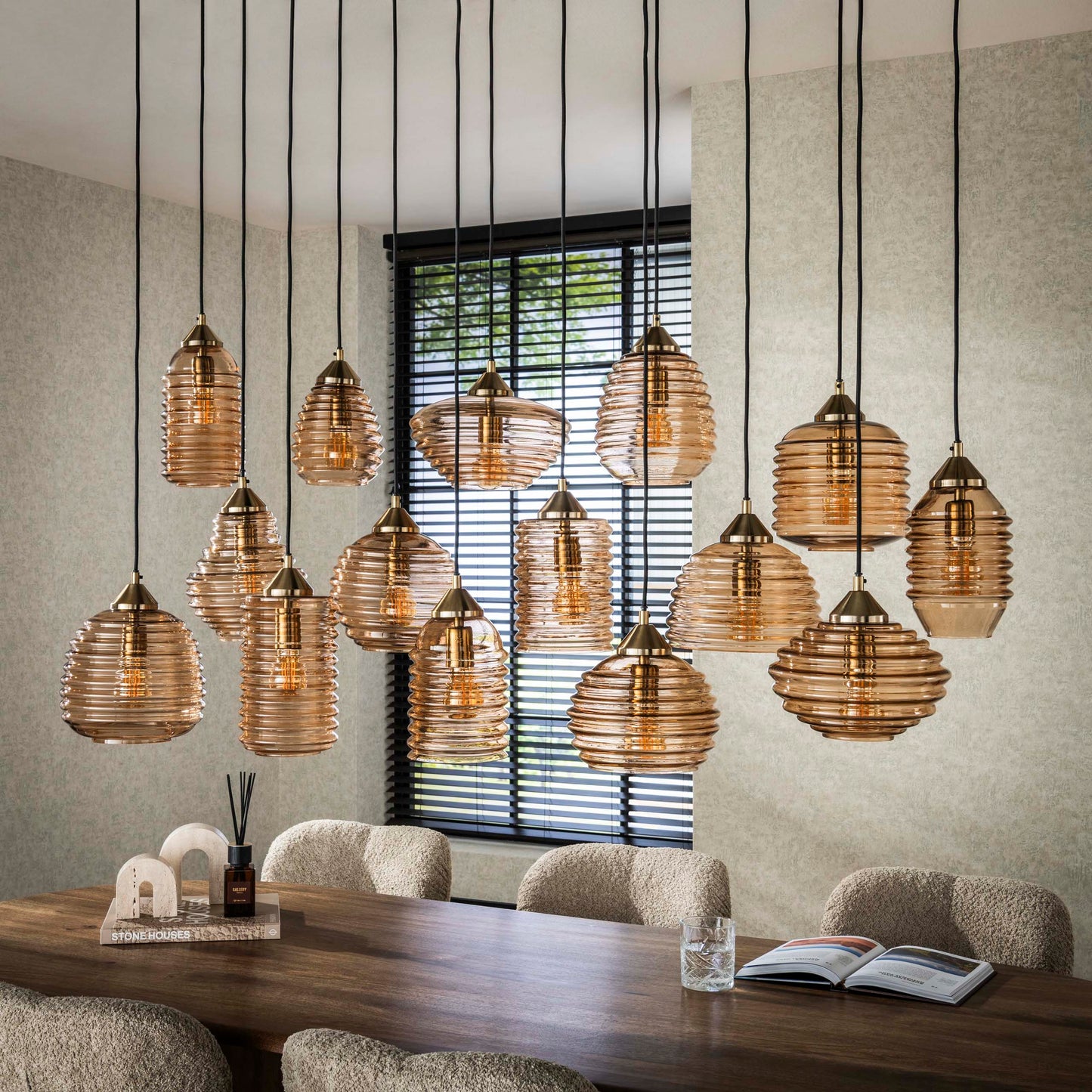 Pendelleuchte – 155×60×150 cm – Amberfarbenes Glas | Modell N0374