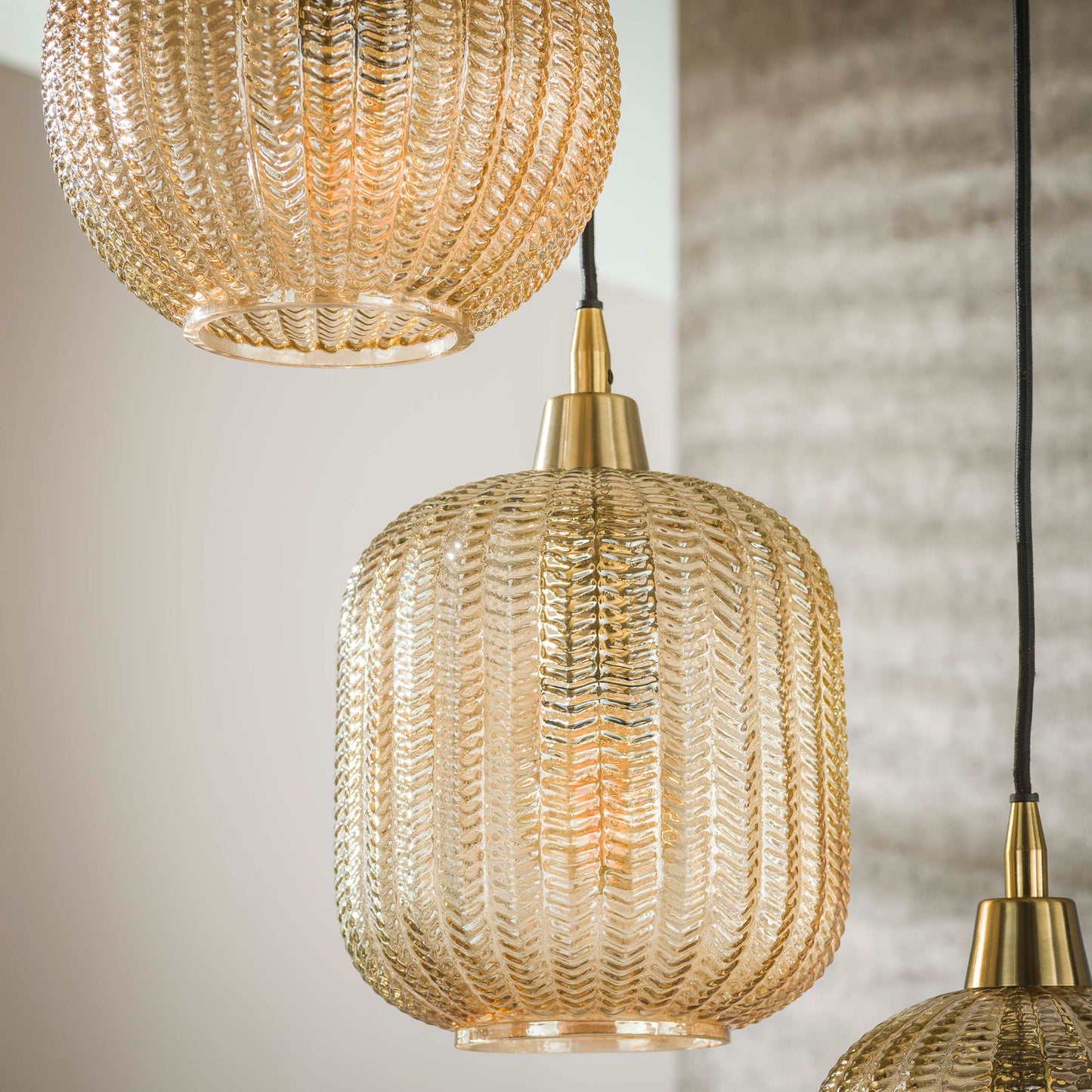 Pendelleuchte – 40×40×180 cm – Amberfarbenes Glas | Modell N0376
