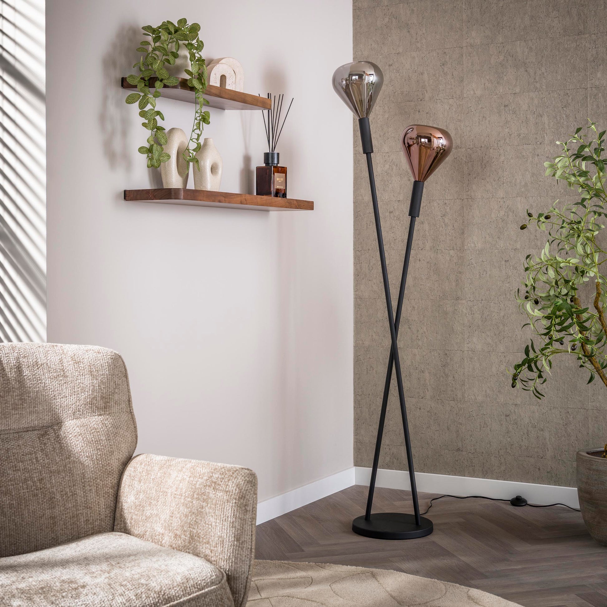 Stehleuchte – 30×30×175 cm – Schwarz | Modell N0449