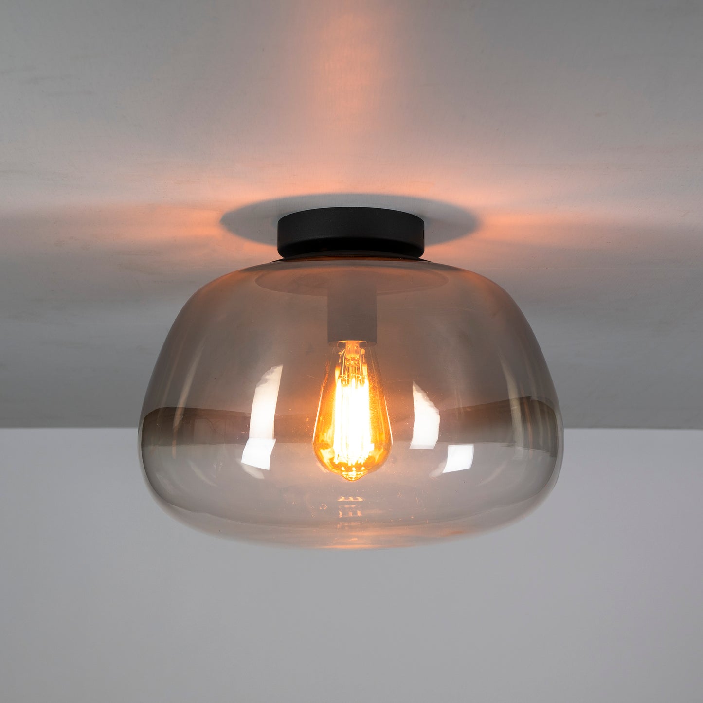 Deckenleuchte – 36×36×22 cm – Amberfarbenes Glas | Modell N0451