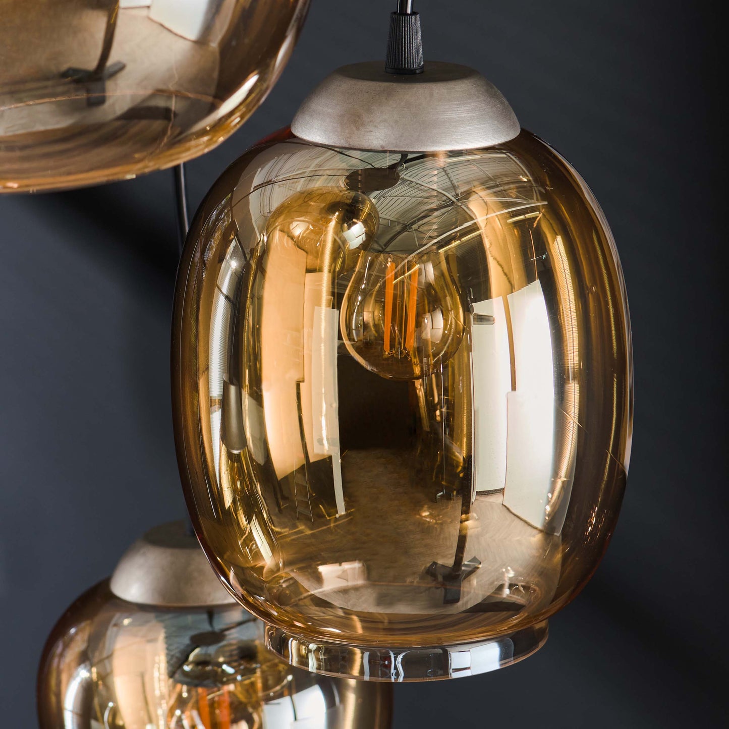 Pendelleuchte – 43×43×150 cm – Amberfarbenes Glas | Modell N0469