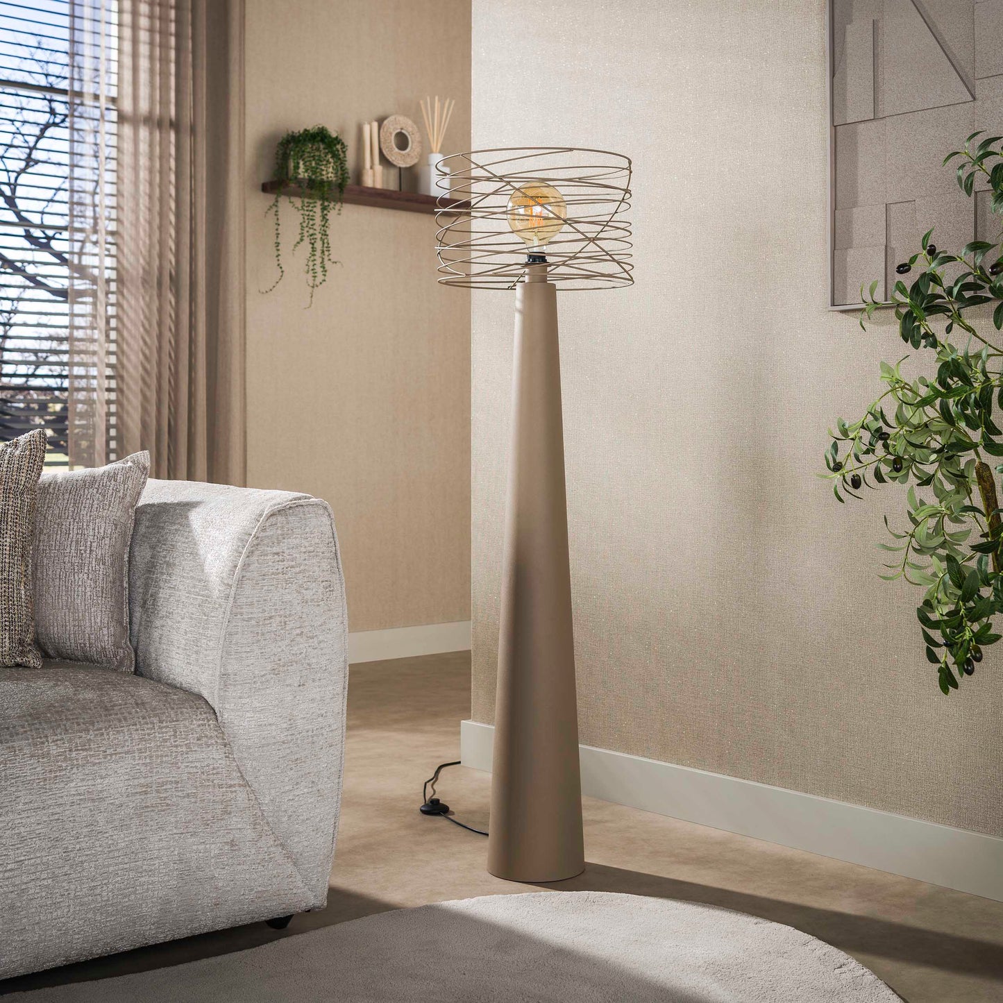 Stehleuchte – 40×40×145 cm – Beige | Modell N0487