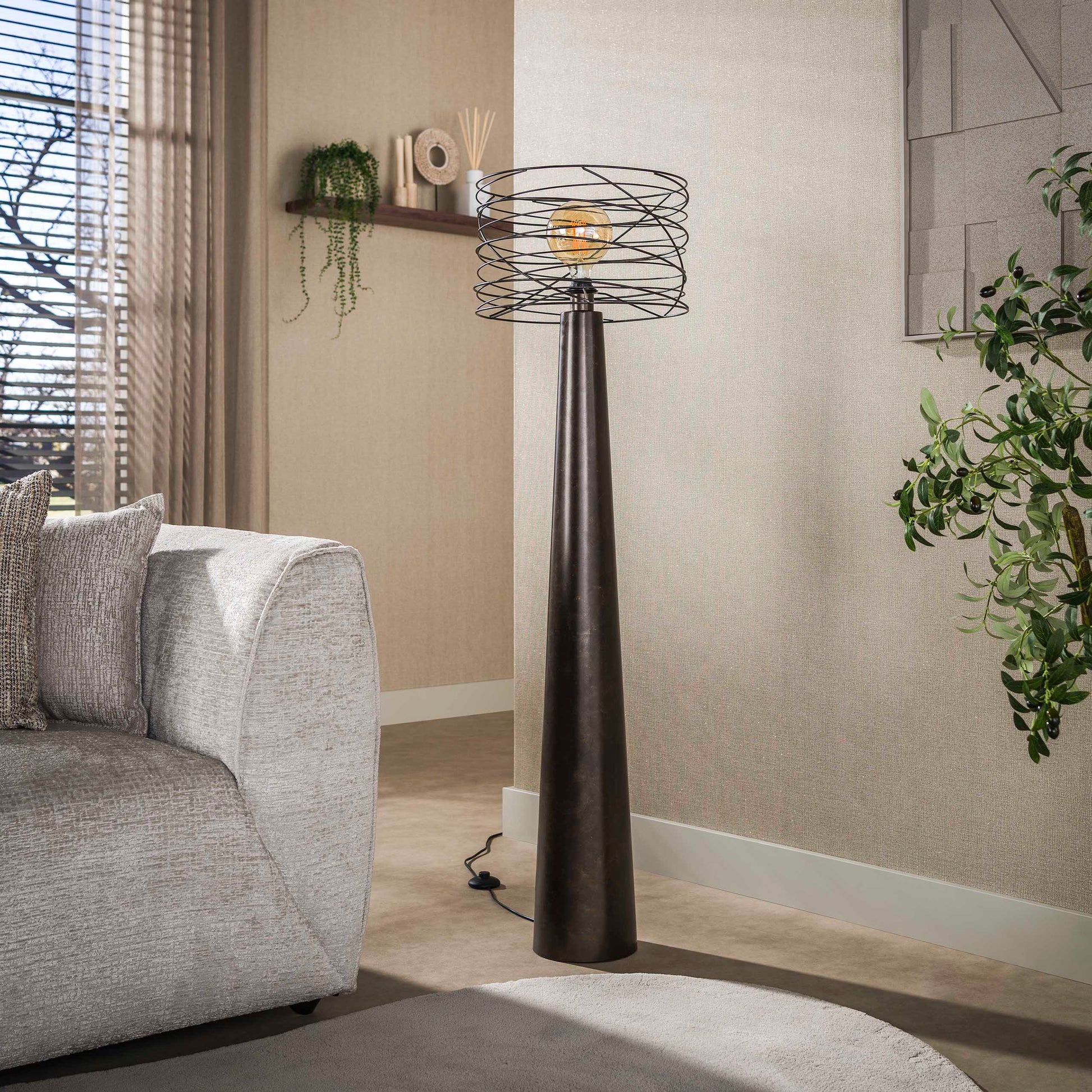 Stehleuchte – 40×40×145 cm – Beige | Modell N0487