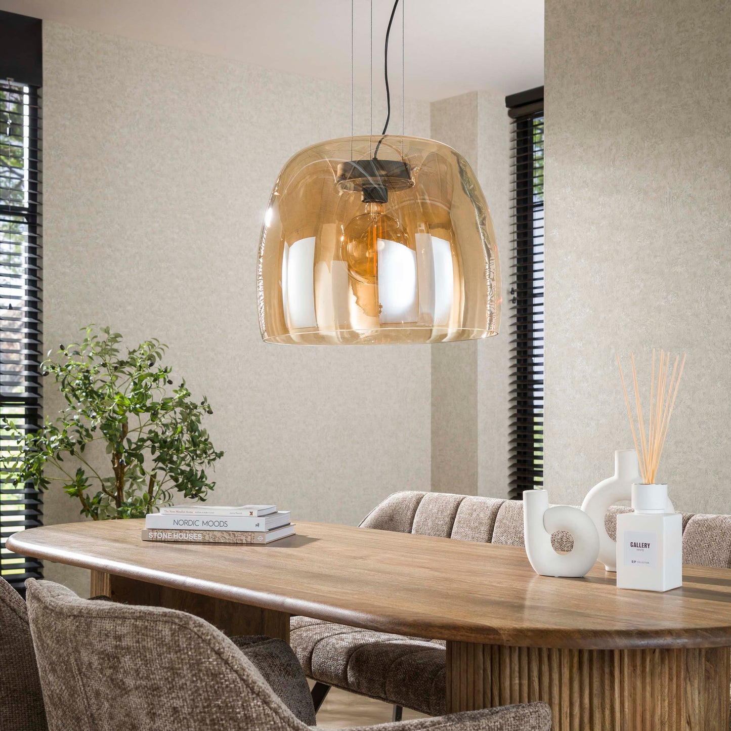 Pendelleuchte – 48×48×150 cm – Amberfarbenes Glas | Modell N0495