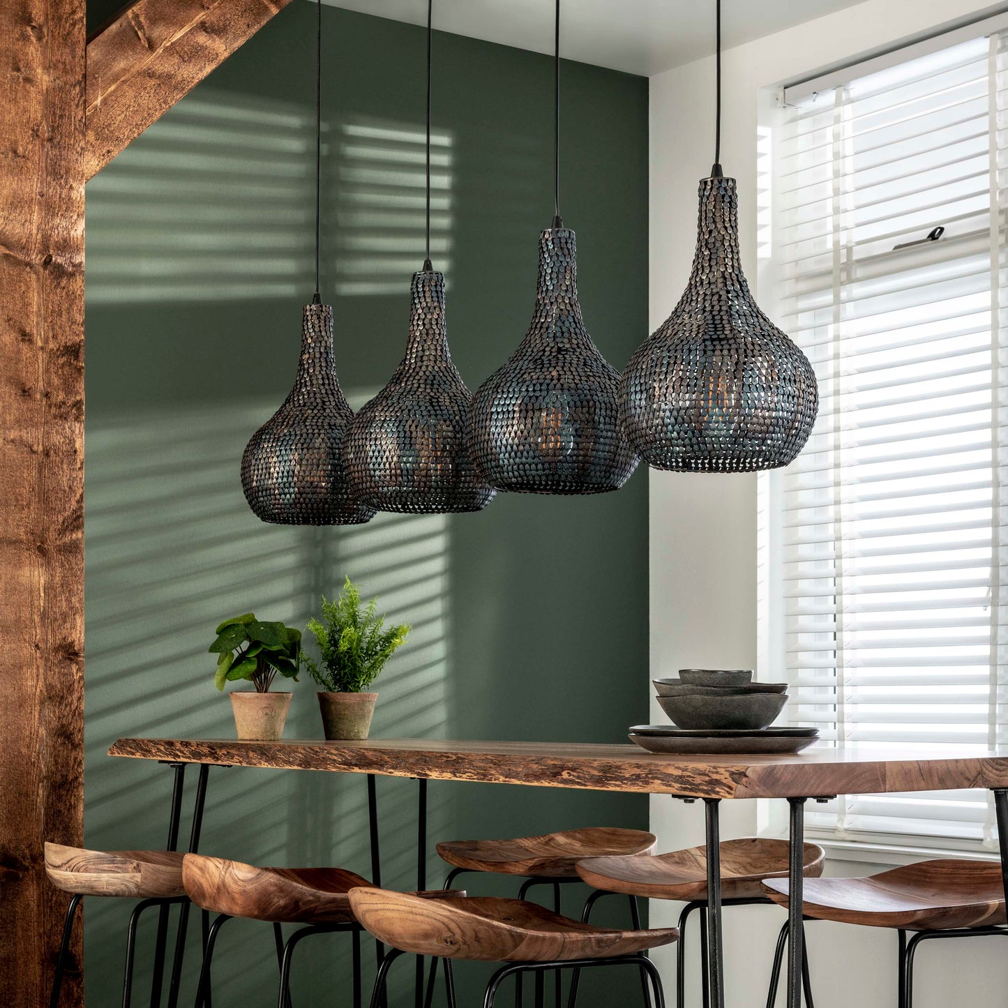 Pendelleuchte – 140×25×150 cm – Schwarzbraun | Modell N0506