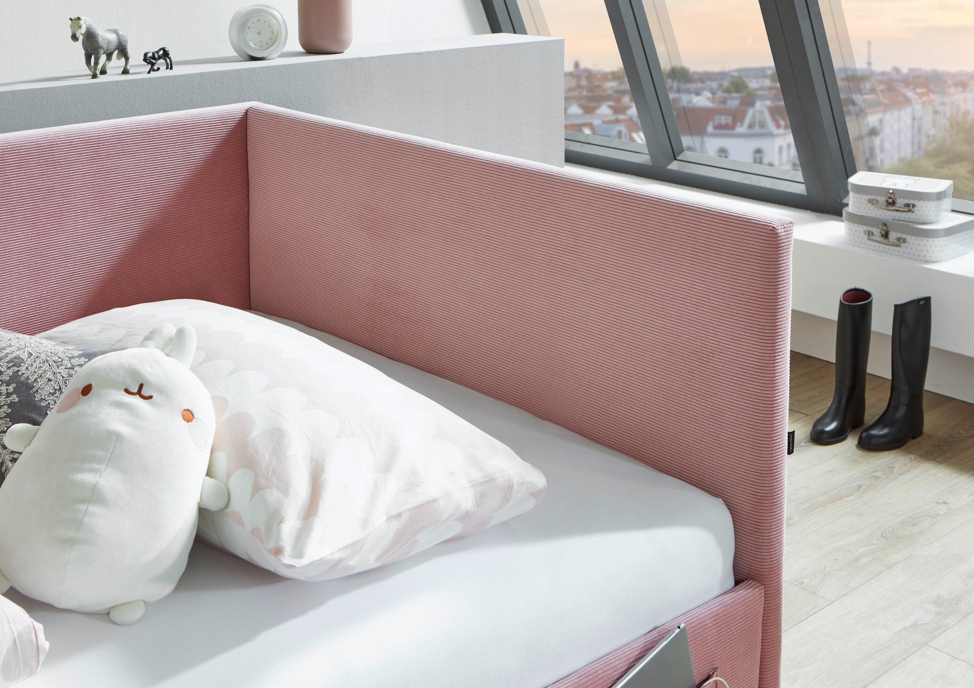 Polsterbett Cool mit Rückenteil von meise.möbel – Rose Nr. 06 – 120x200 cm – Detail