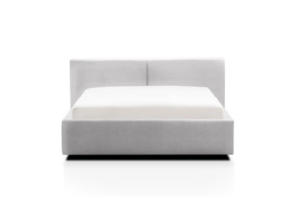 Polsterbett Cube von meise.möbel – Cement Nr. 07 – 140x200 cm – Frontalansicht