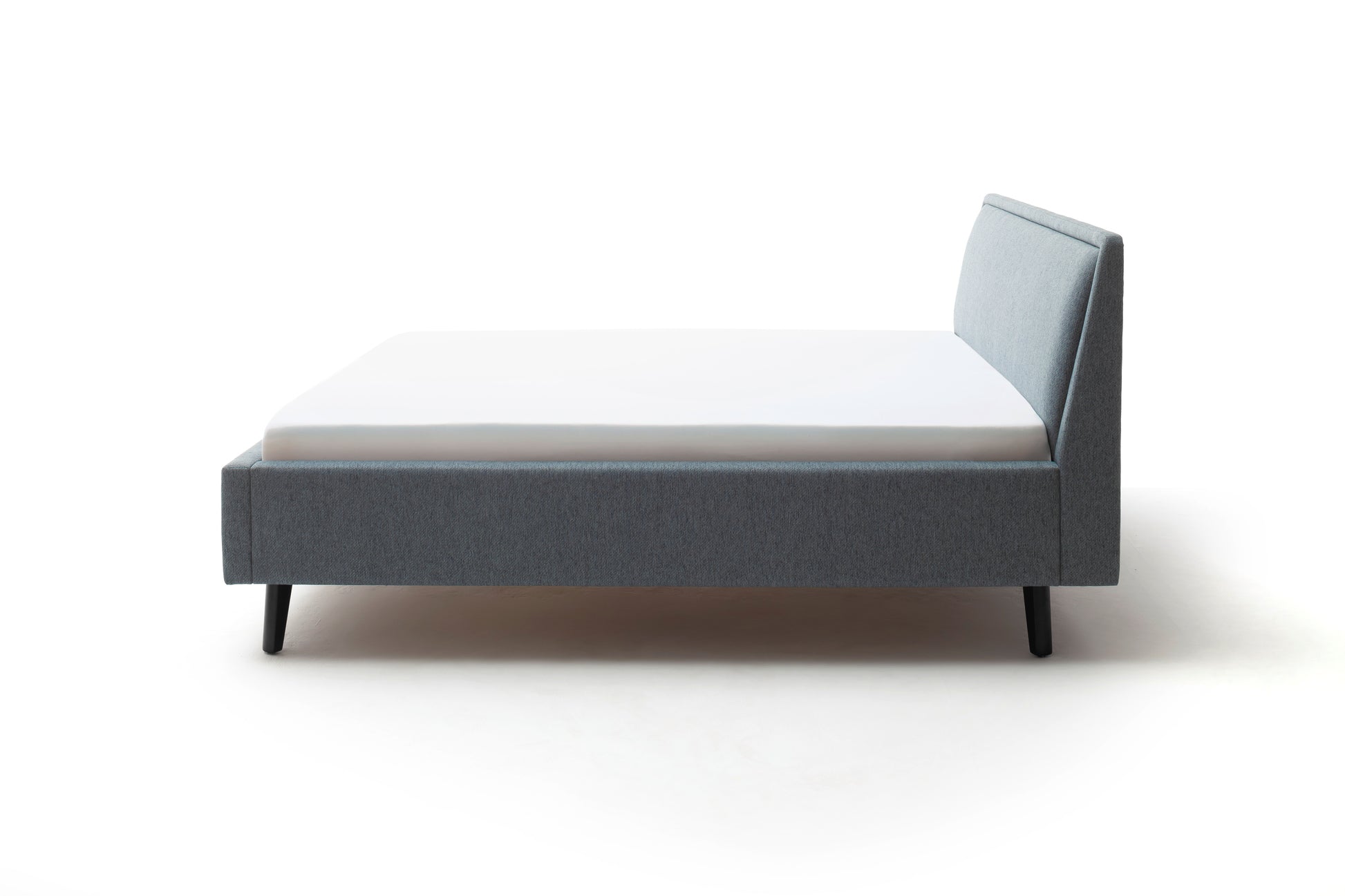 Polsterbett Frieda von meise.möbel – Ocean Nr. 39 – 140x200 cm – Seitenansicht